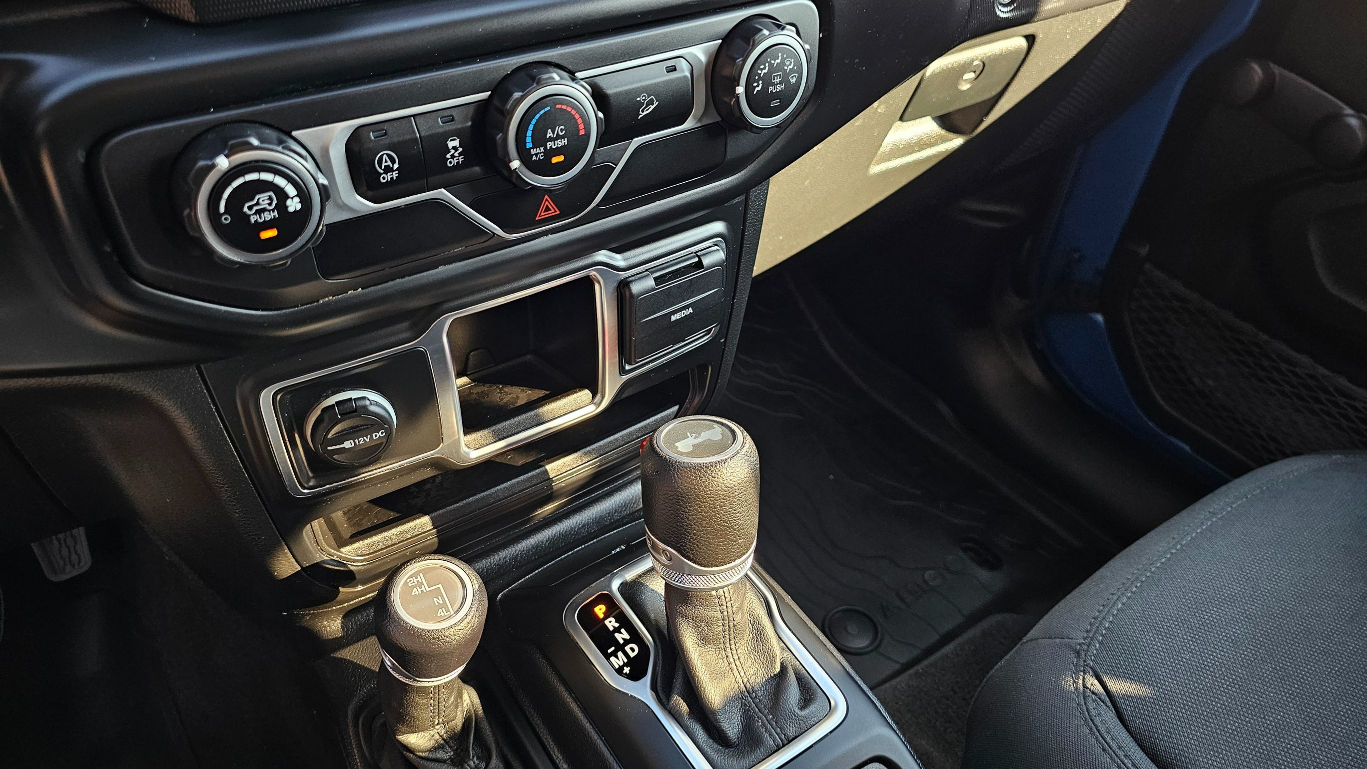 2021 Jeep Wrangler Unlimited Willys Sport photo 2