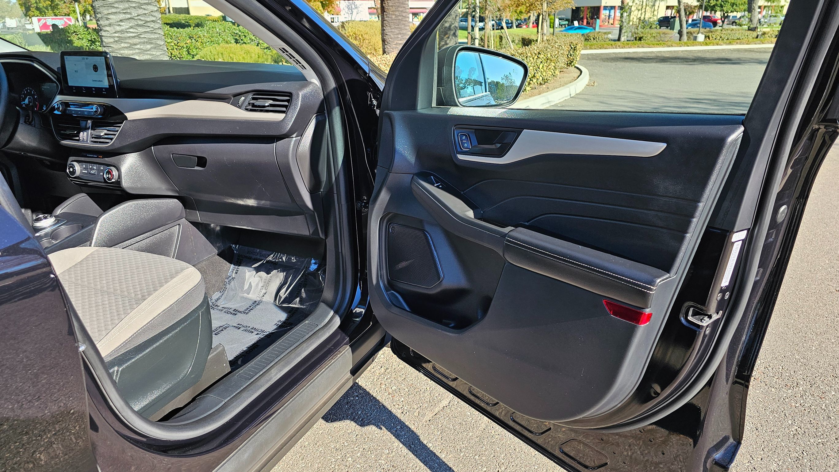 2022 Ford Escape SE photo 29