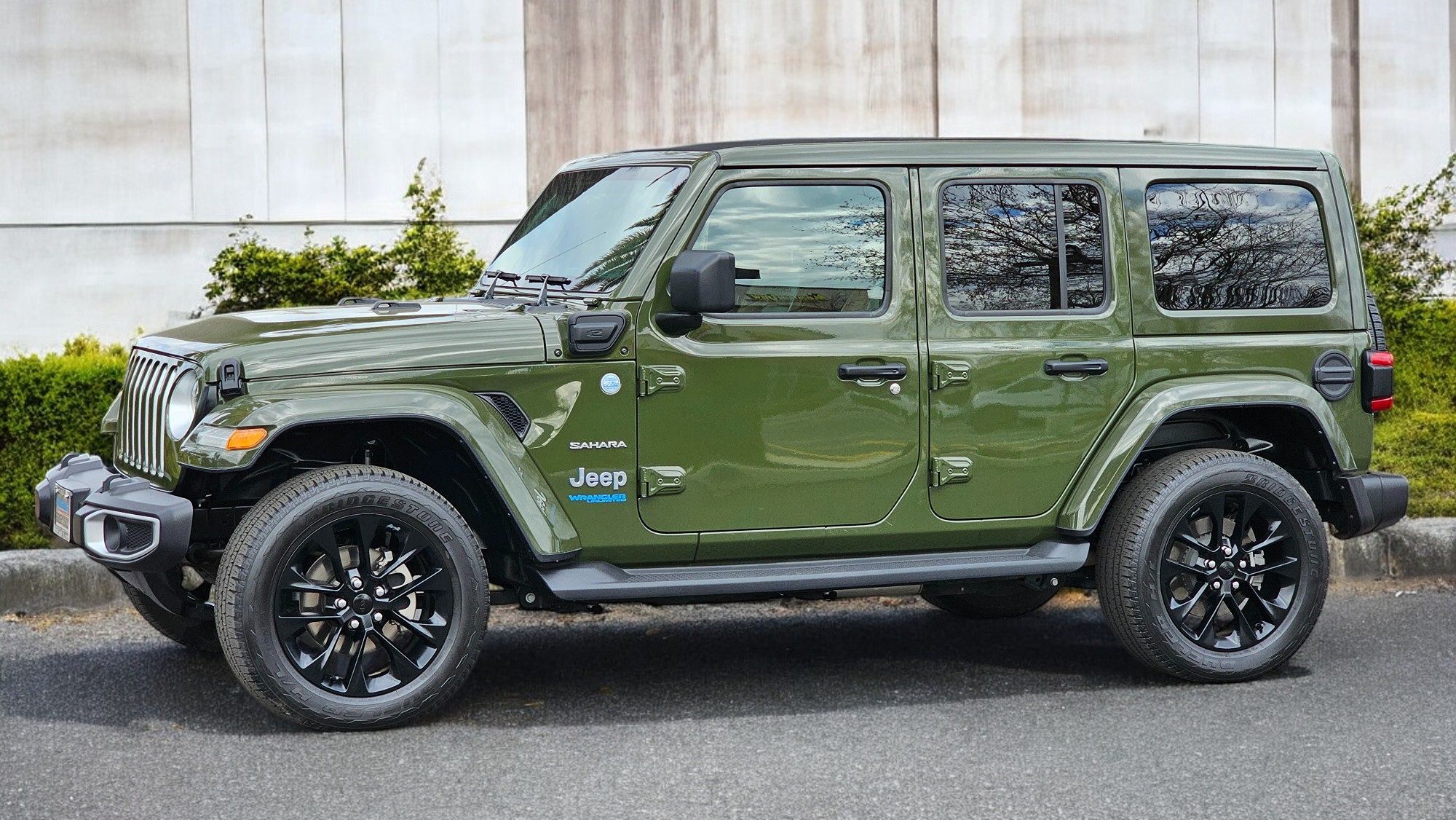 2021 Jeep Wrangler Unlimited Sahara 4XE photo 9