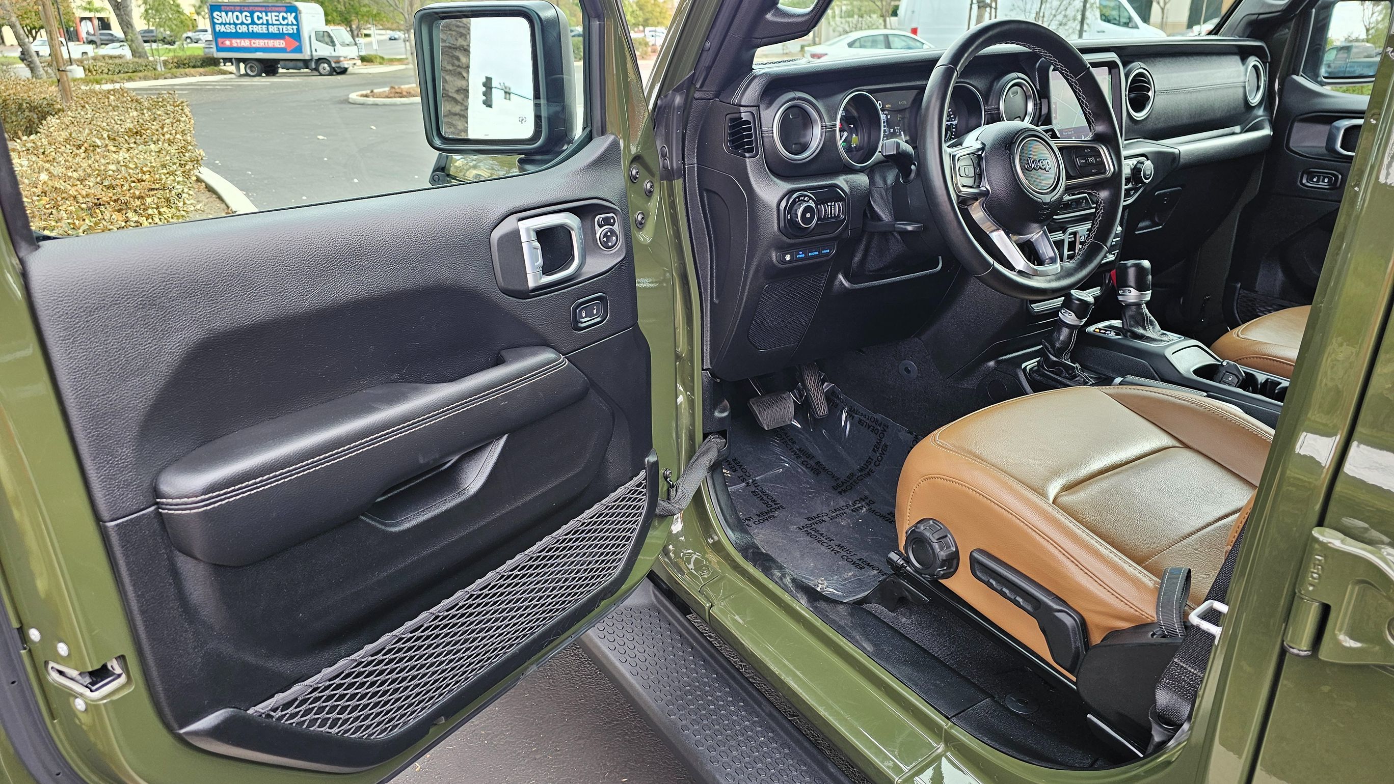 2021 Jeep Wrangler Unlimited Sahara 4XE photo 12