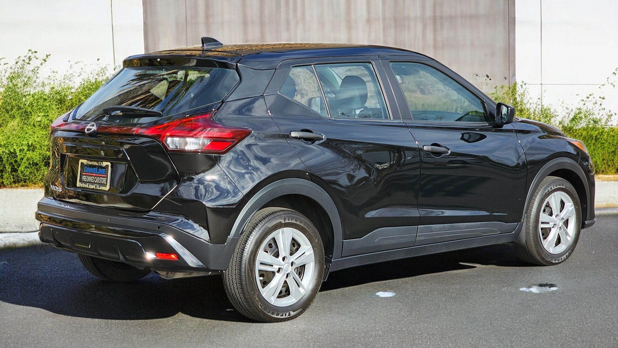 2024 Nissan Kicks S photo 2