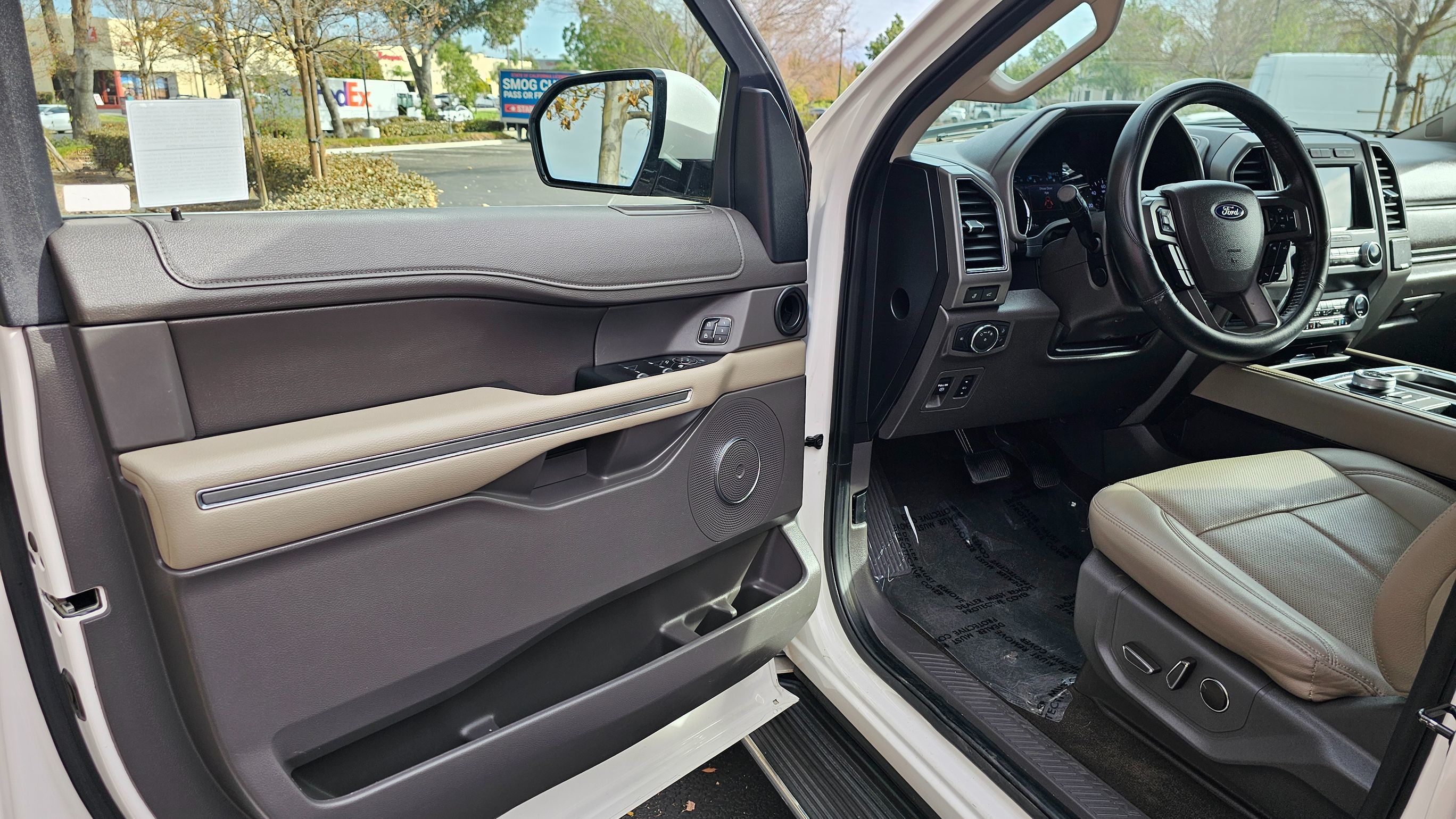 2019 Ford Expedition XLT photo 12