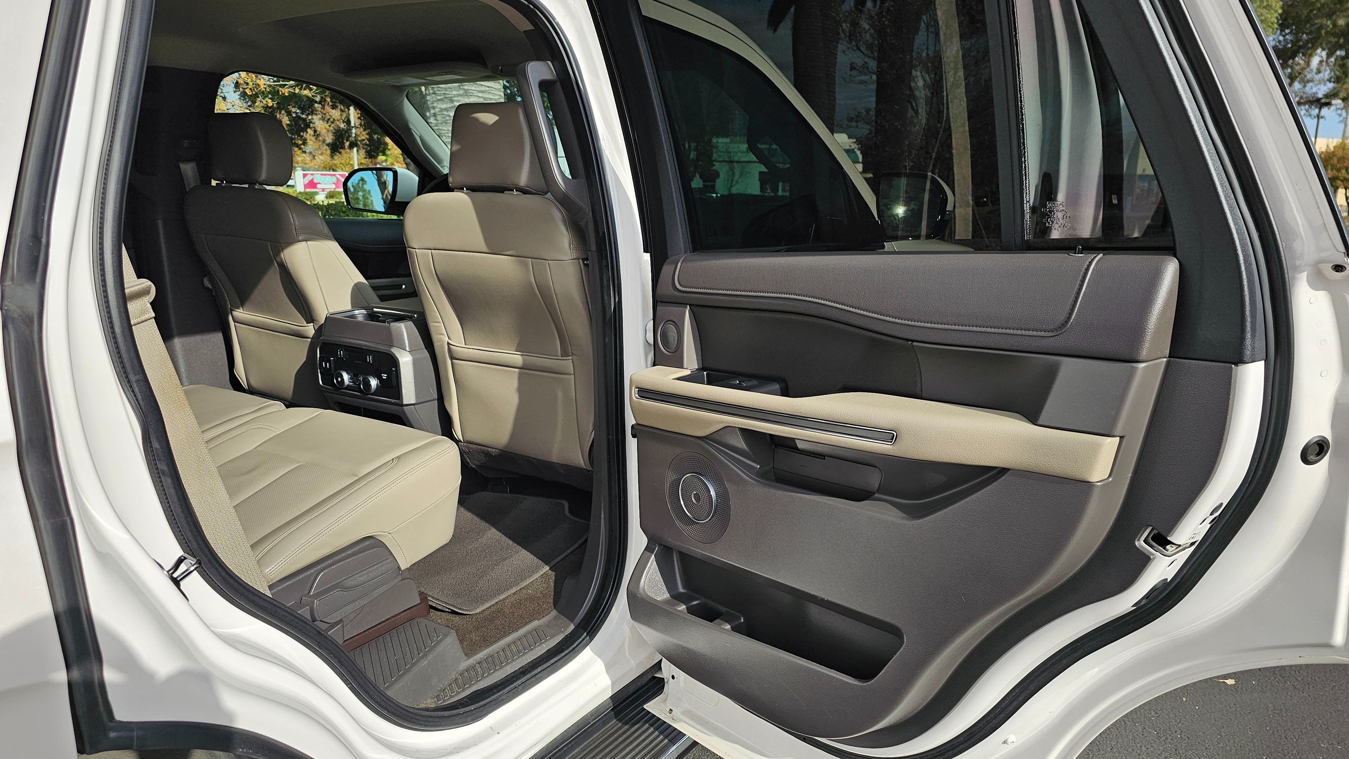 2019 Ford Expedition XLT photo 25