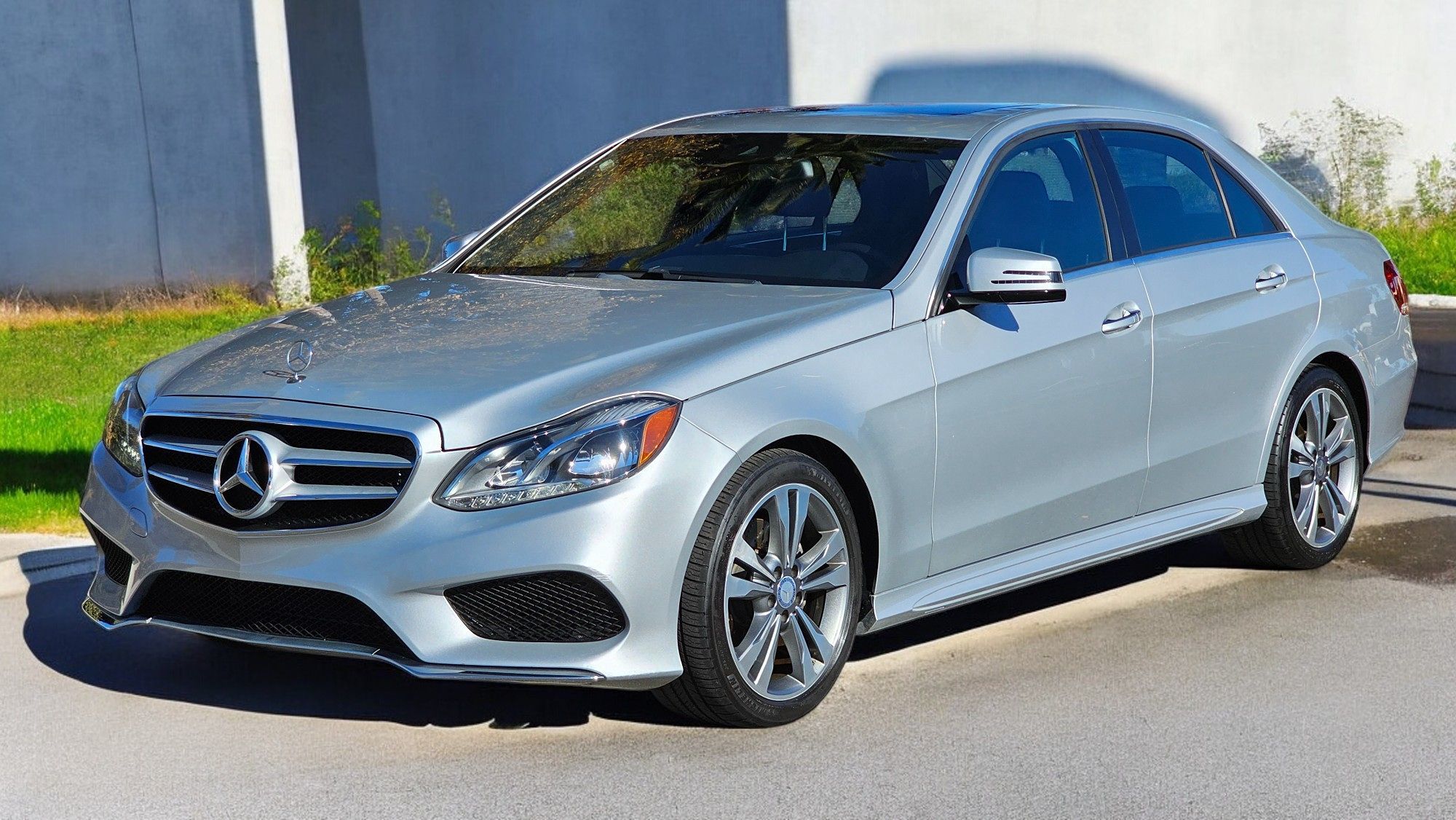 2016 Mercedes-Benz E-Class E350 Sport photo 5