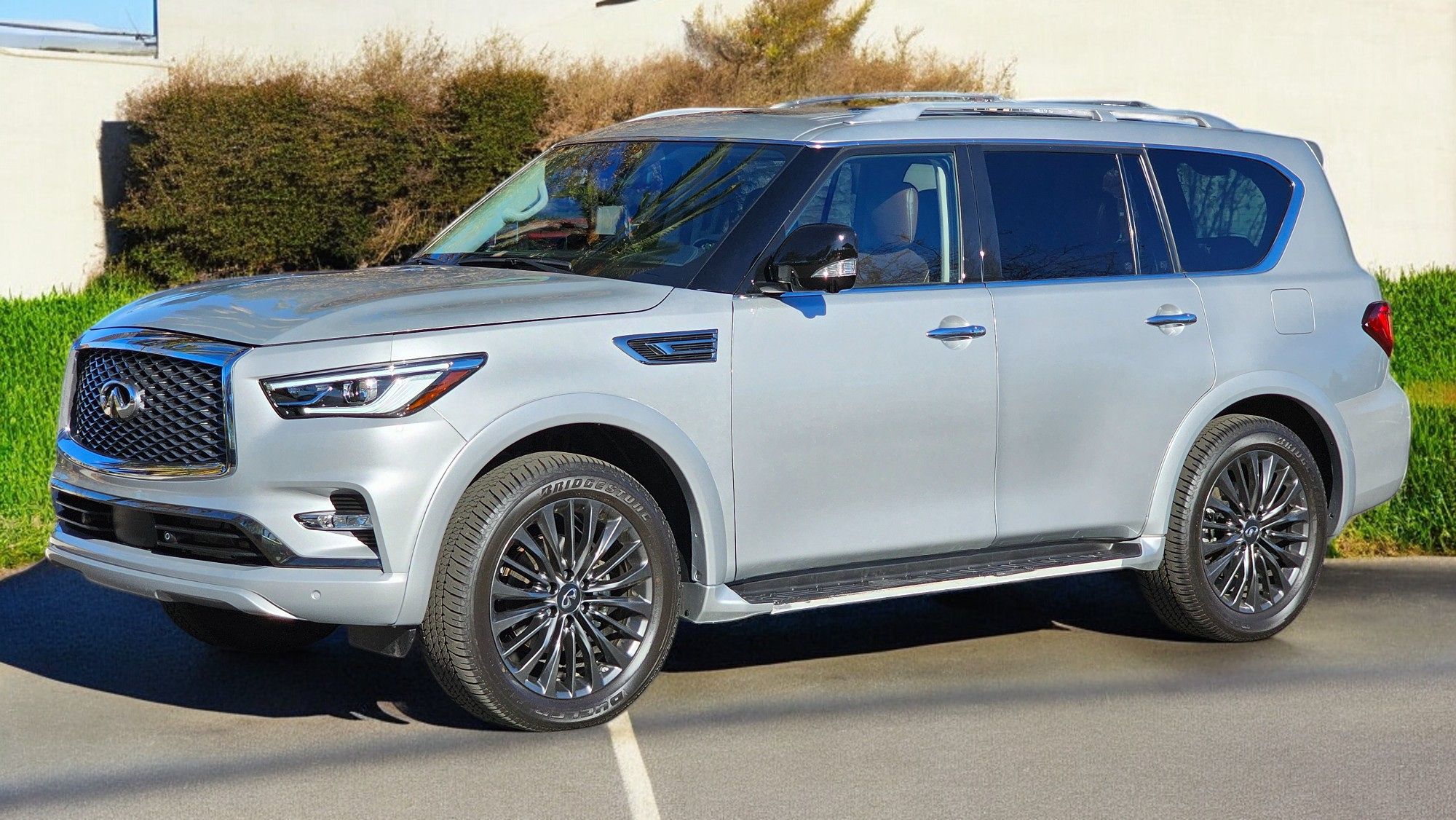 2022 INFINITI QX80 Sensory 4WD photo 7