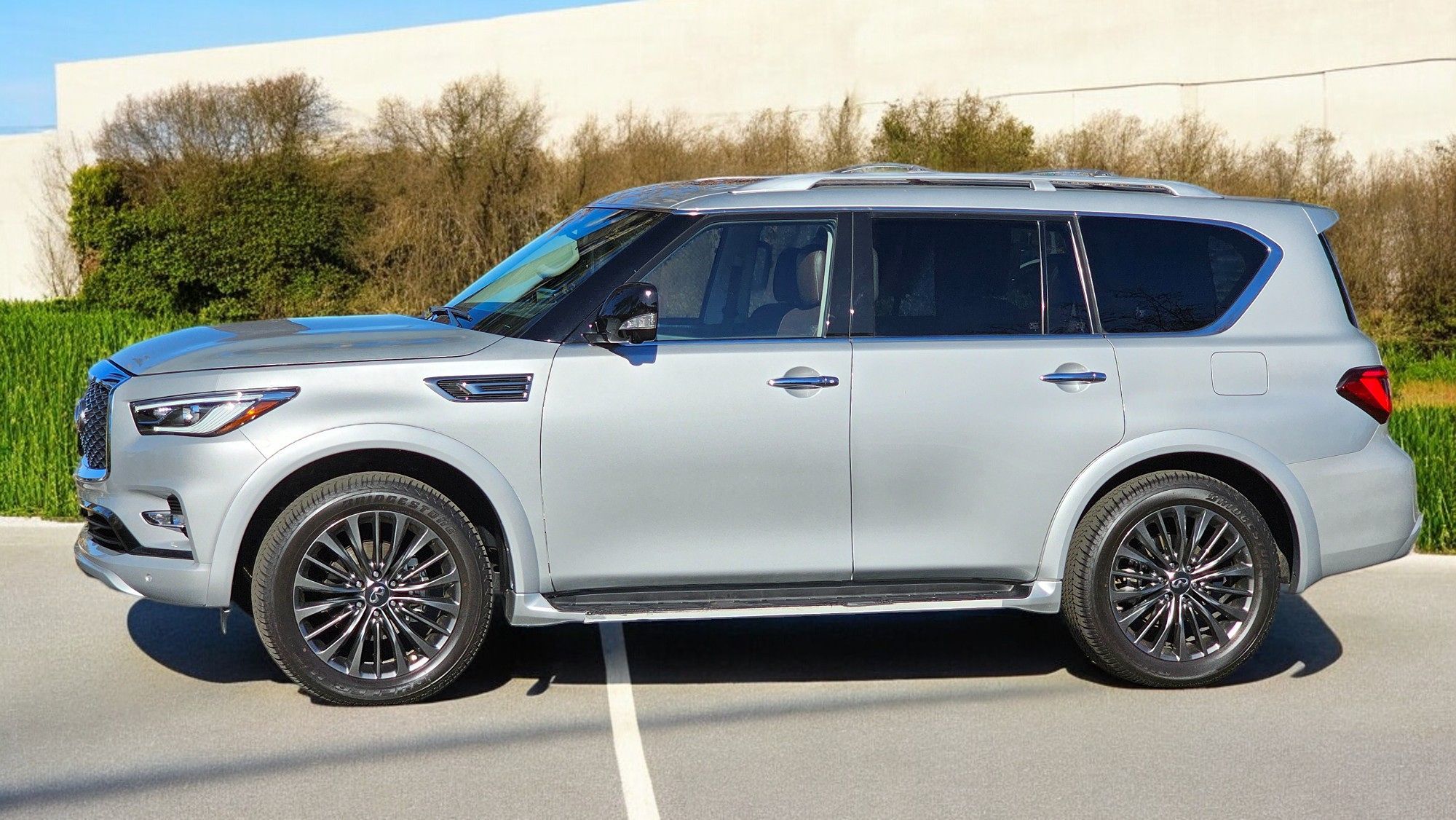 2022 INFINITI QX80 Sensory 4WD photo 10