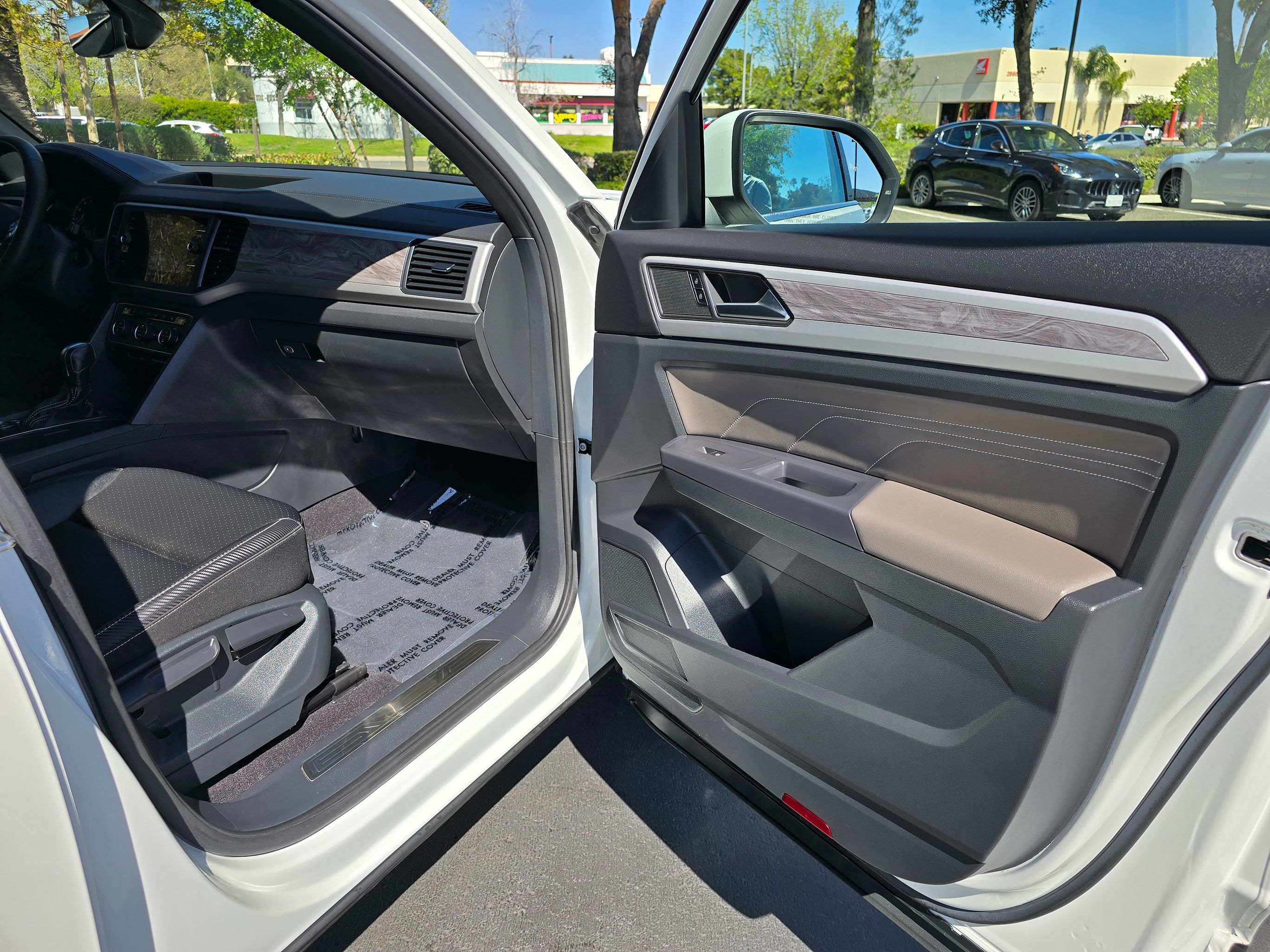 2021 Volkswagen Atlas Cross Sport SE Technology photo 28