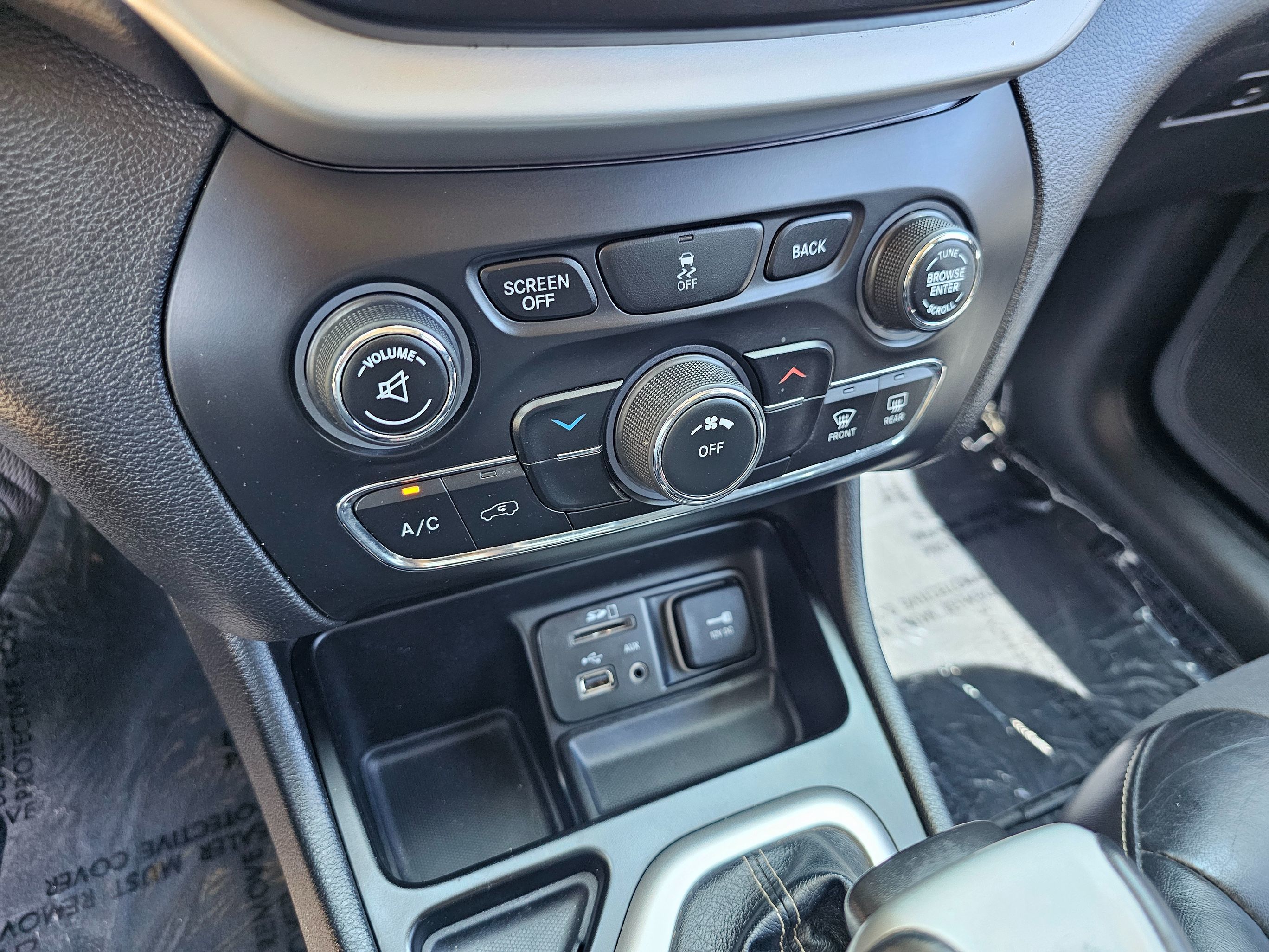 2018 Jeep Cherokee Latitude photo 2