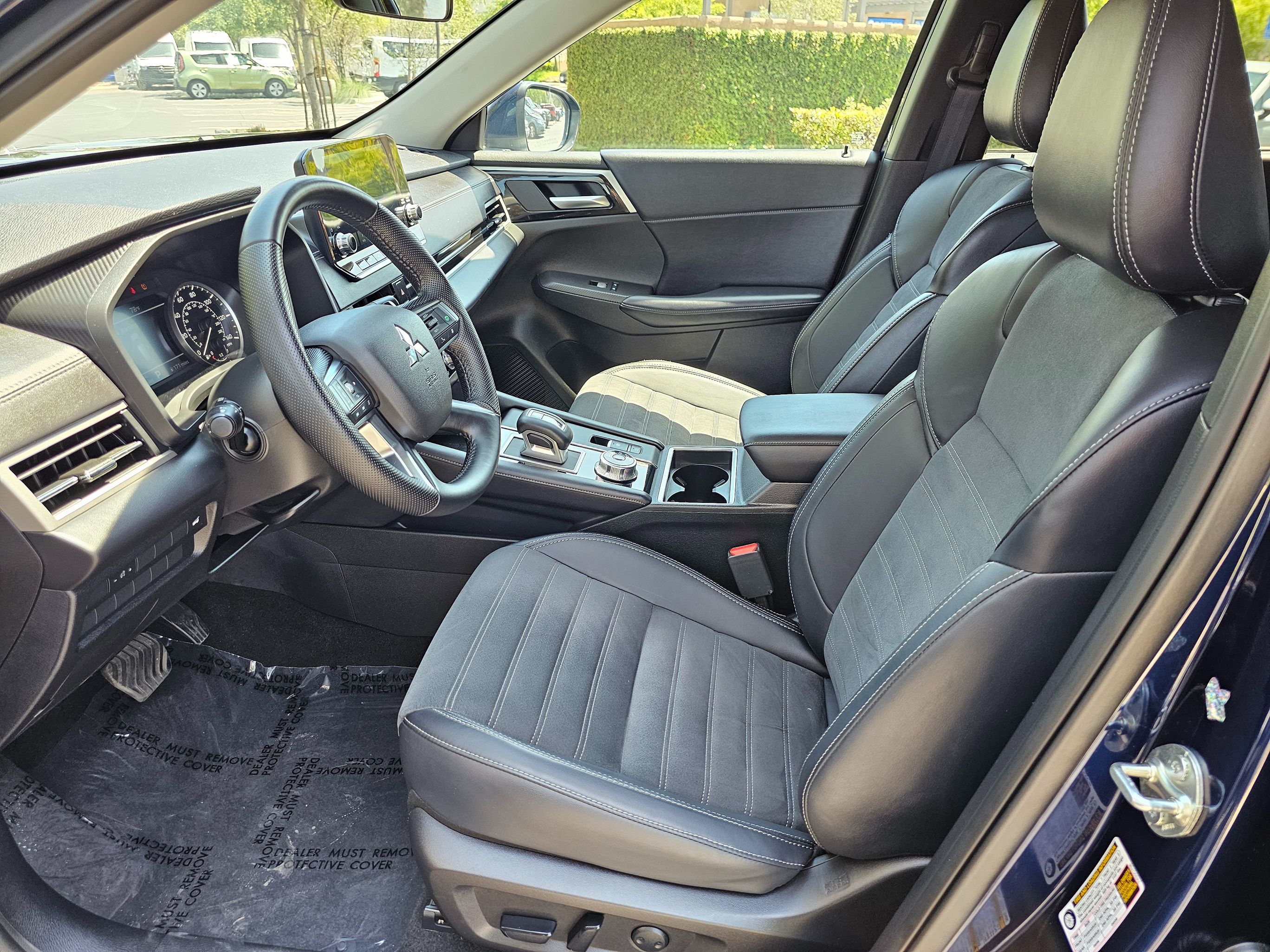 2024 Mitsubishi Outlander SE - Photo 14
