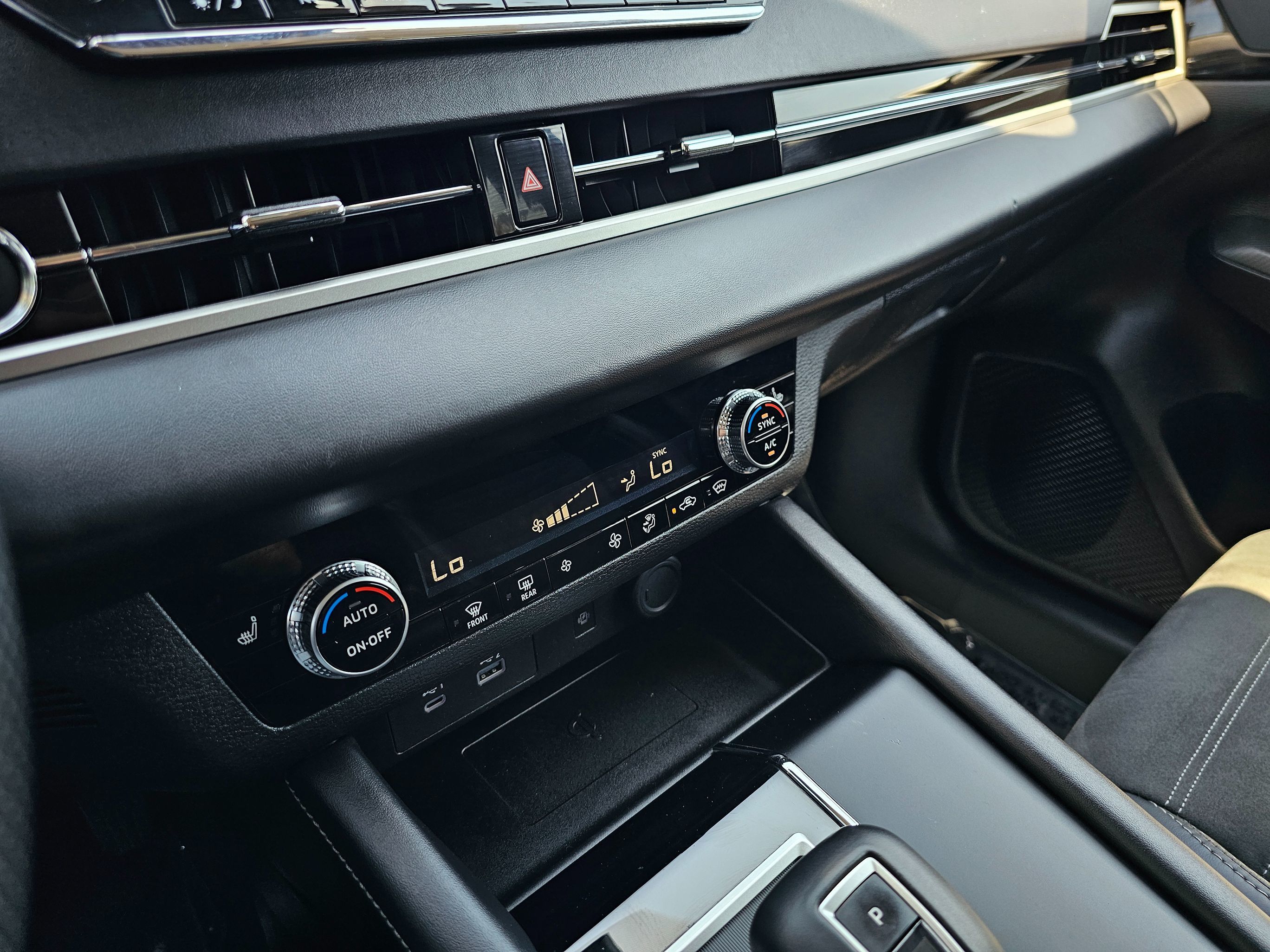 2024 Mitsubishi Outlander SE - Photo 34