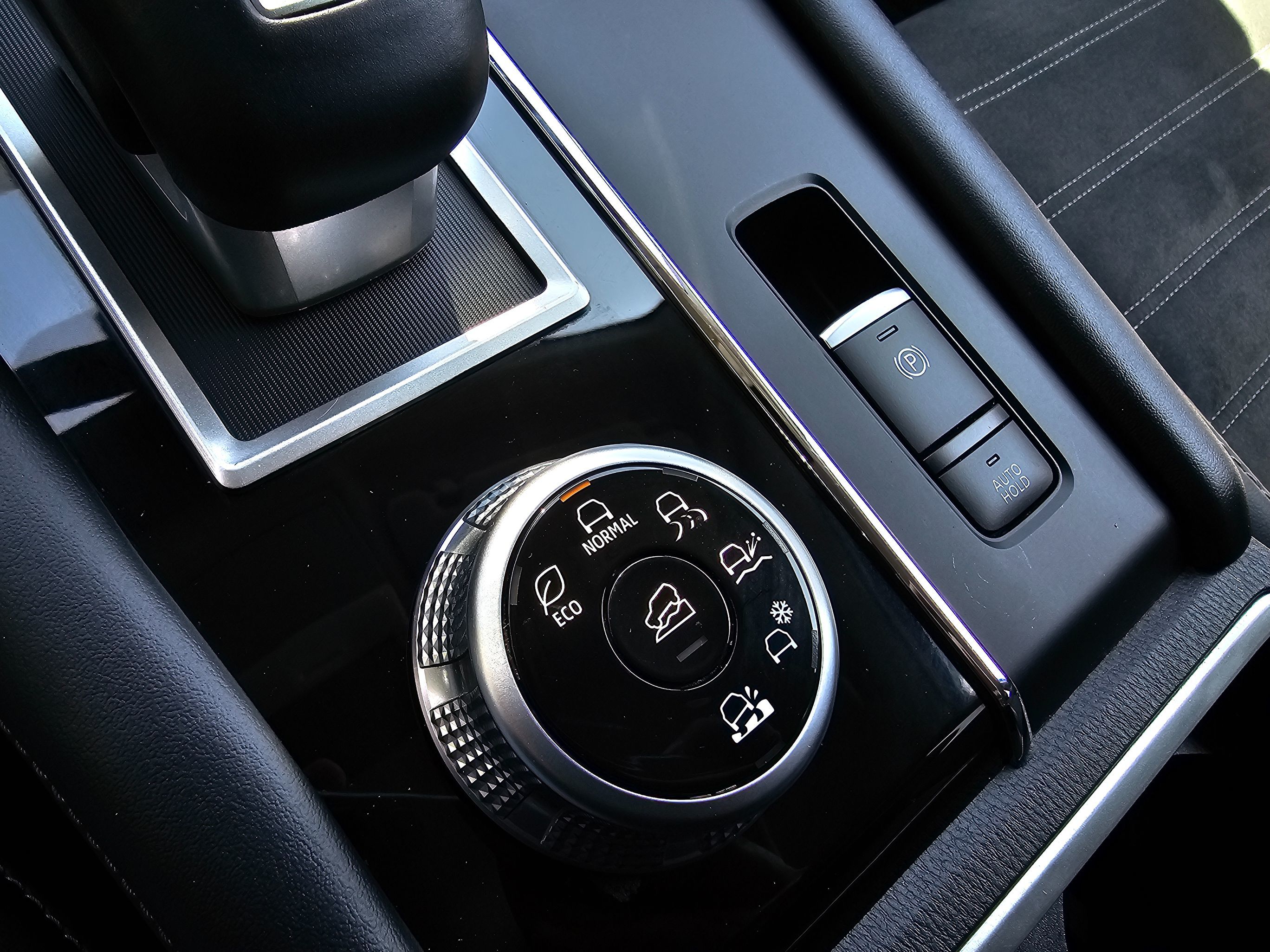 2024 Mitsubishi Outlander SE - Photo 35