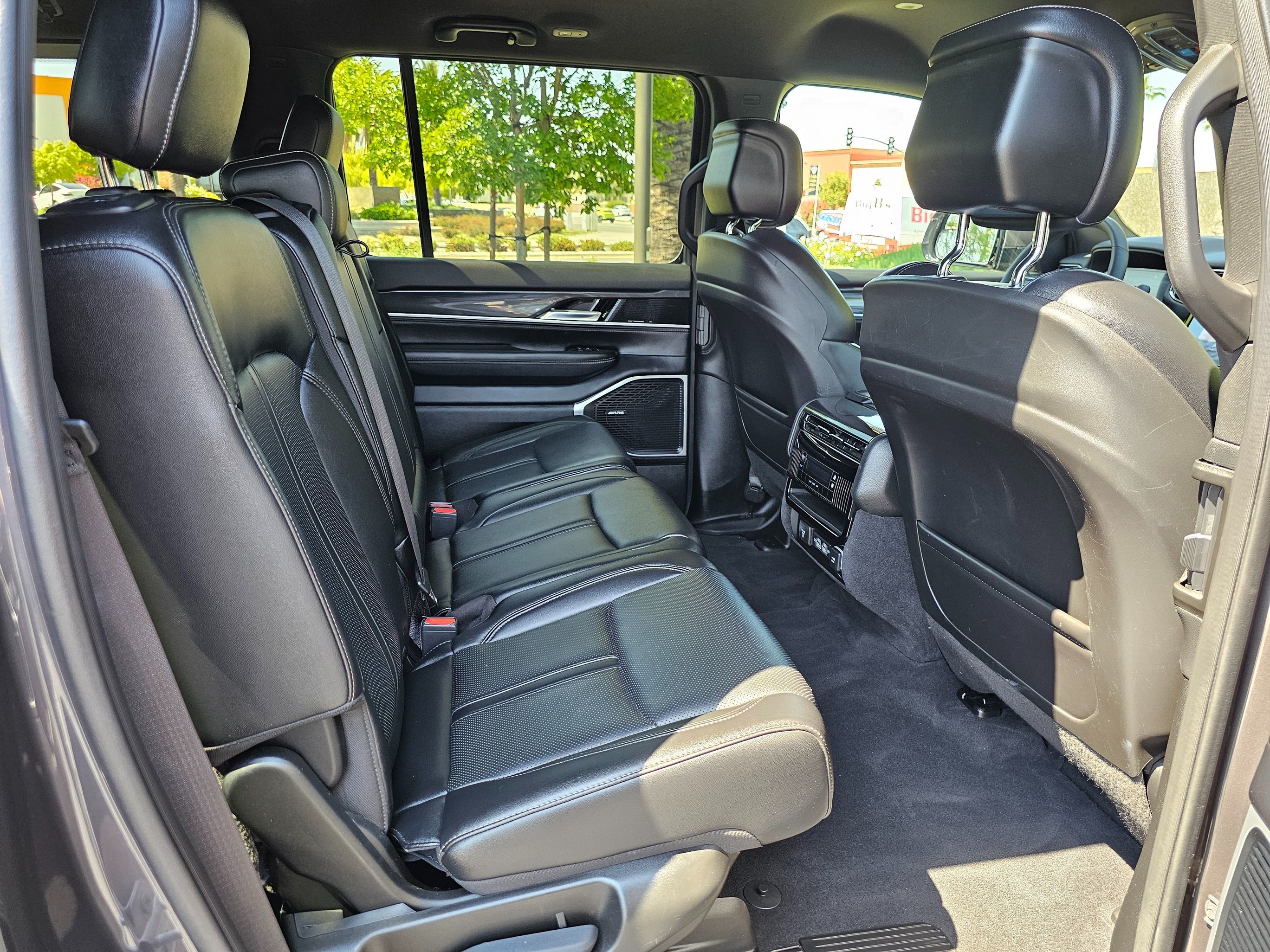 2022 Jeep Wagoneer Series I photo 22
