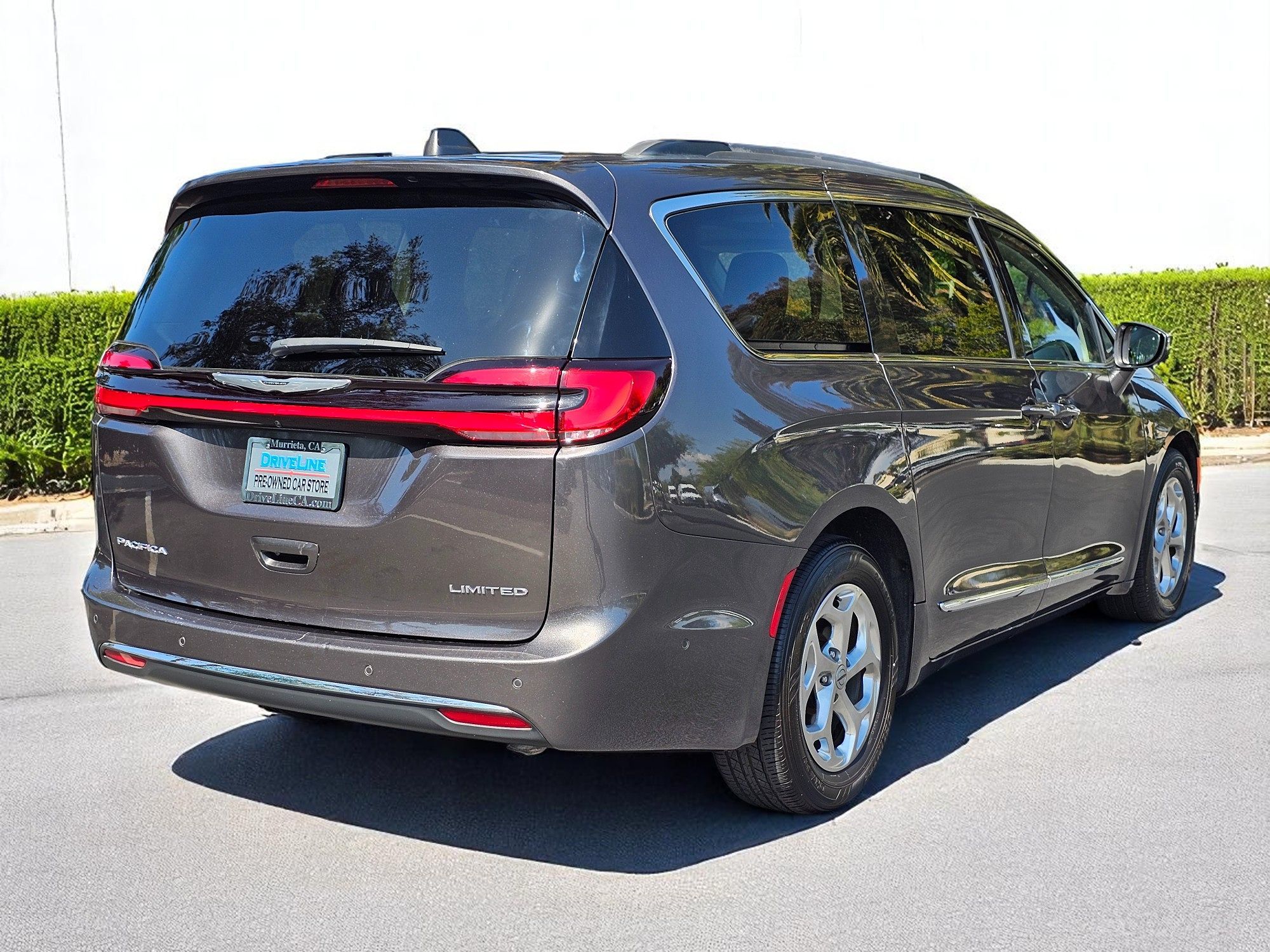 2022 Chrysler Pacifica Limited photo 9