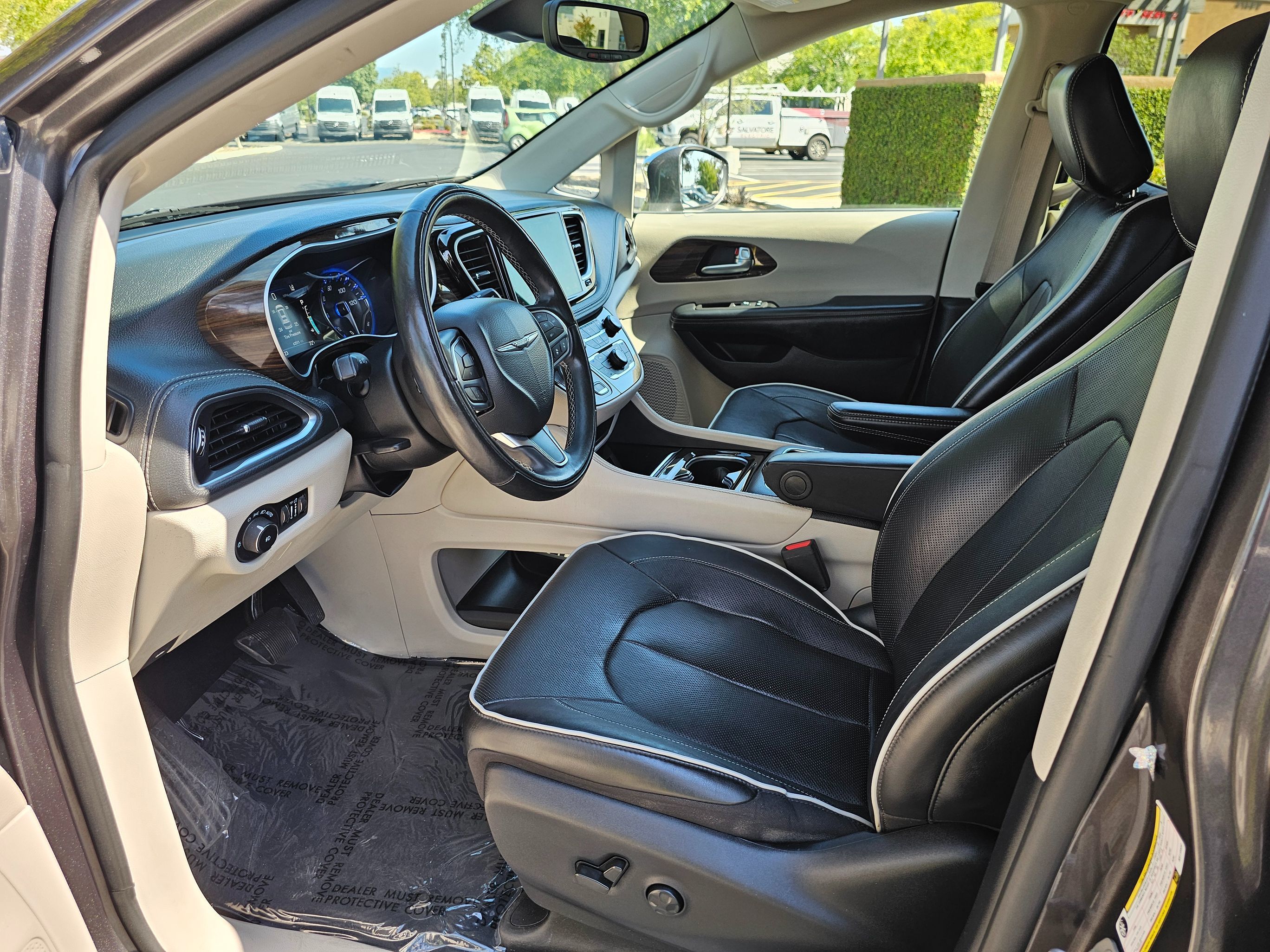 2022 Chrysler Pacifica Limited photo 14