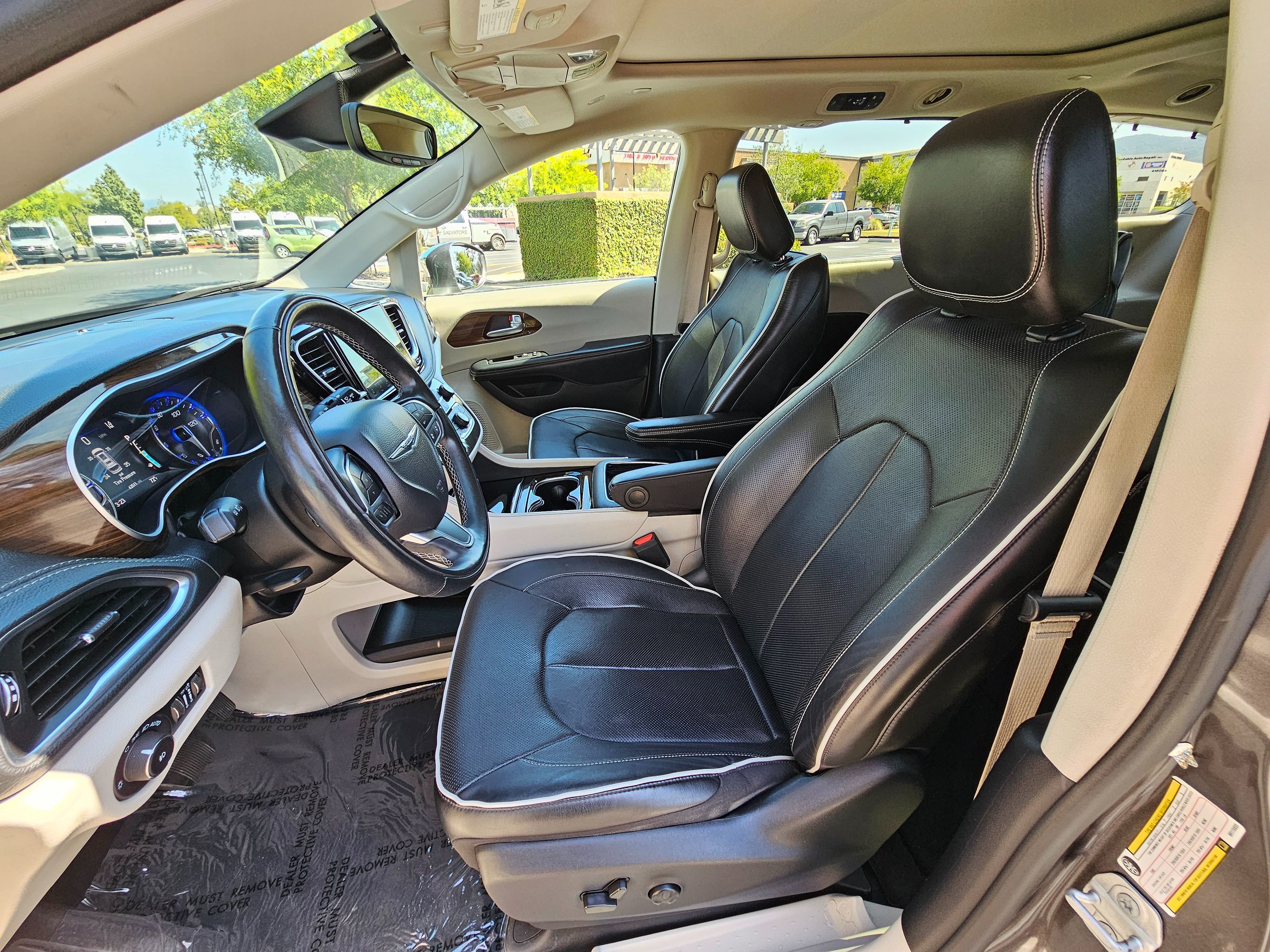 2022 Chrysler Pacifica Limited photo 15