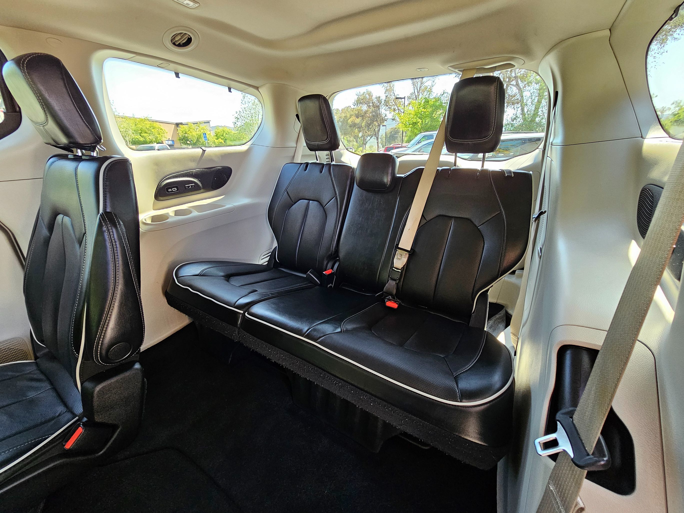 2022 Chrysler Pacifica Limited photo 19