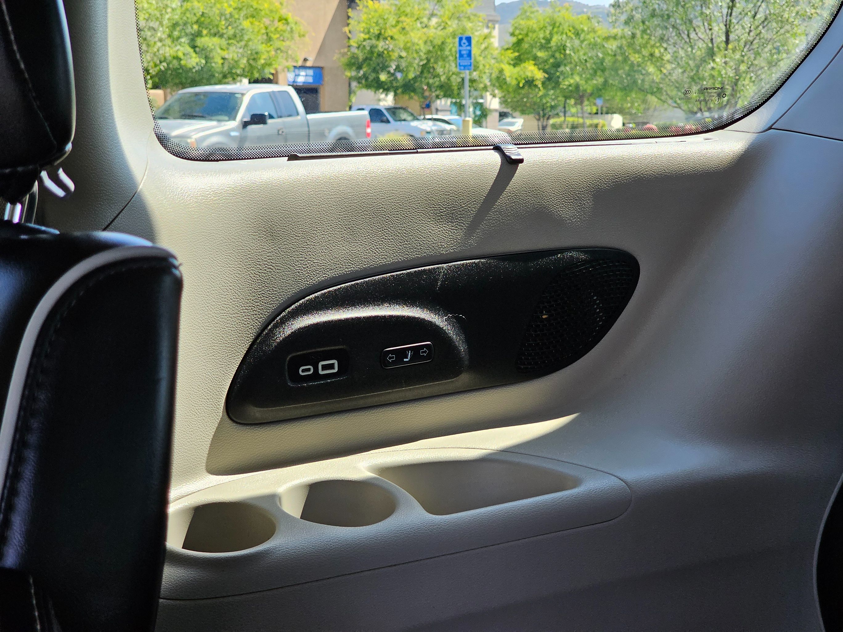 2022 Chrysler Pacifica Limited photo 20