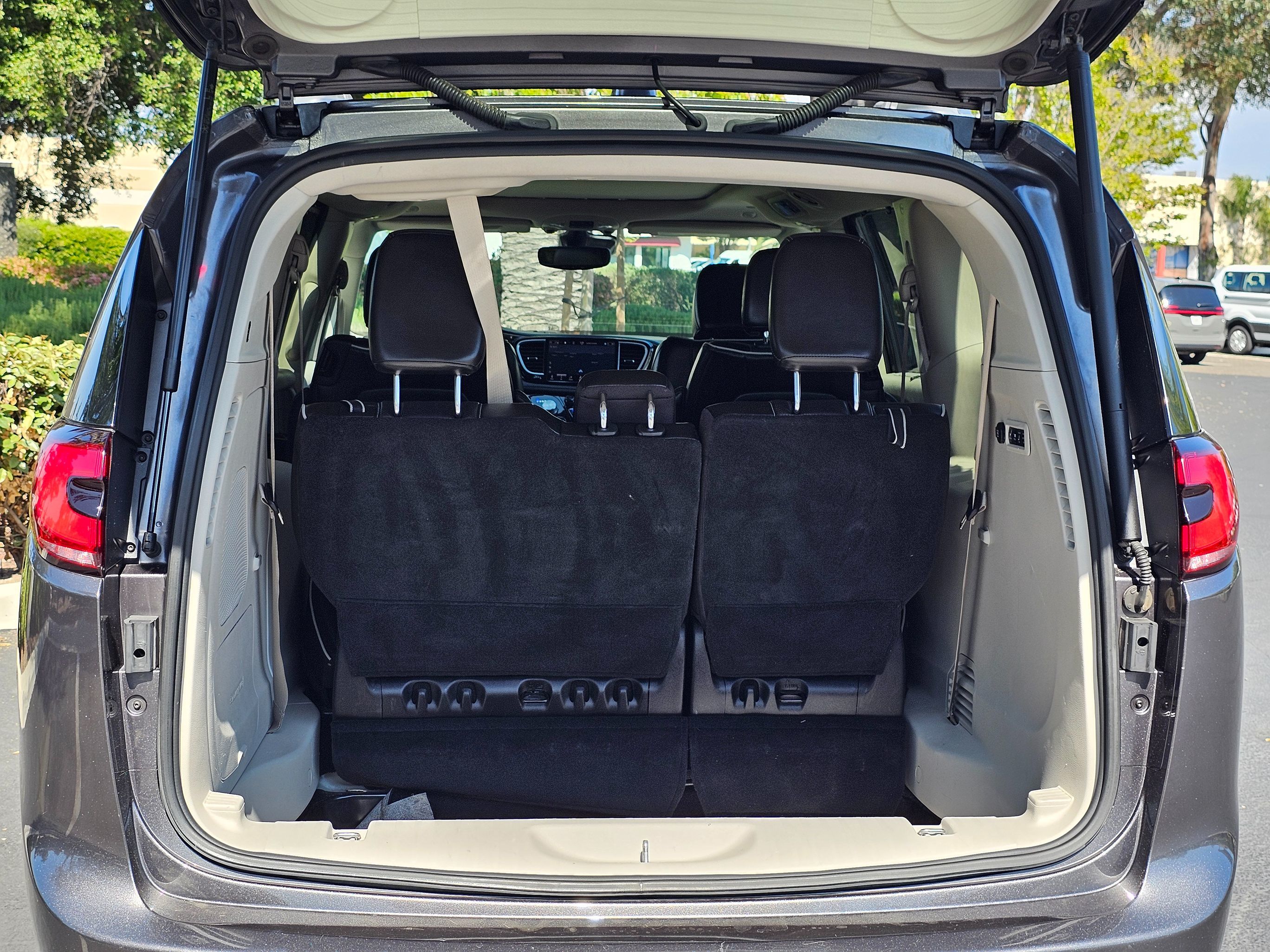 2022 Chrysler Pacifica Limited - Photo 27