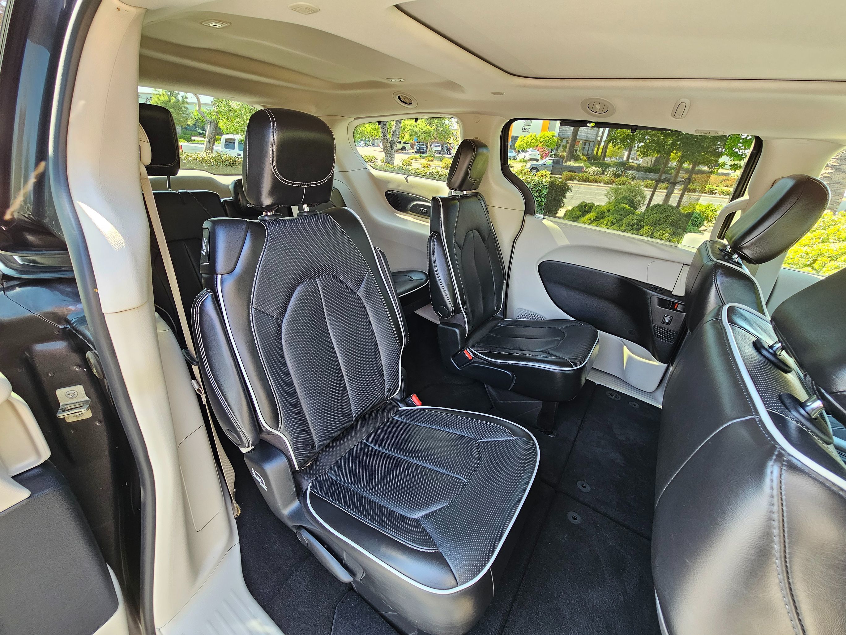 2022 Chrysler Pacifica Limited photo 31