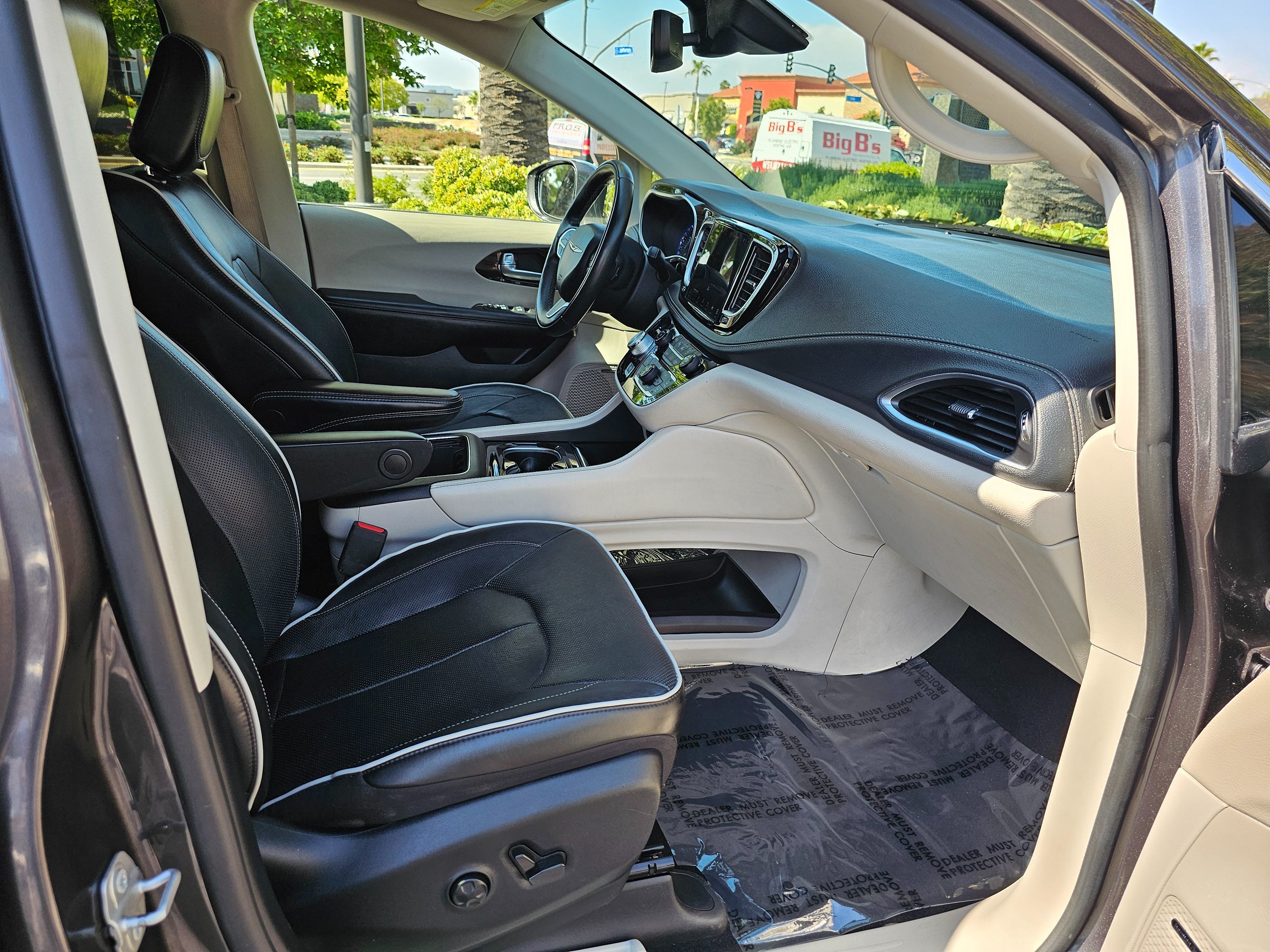 2022 Chrysler Pacifica Limited photo 33