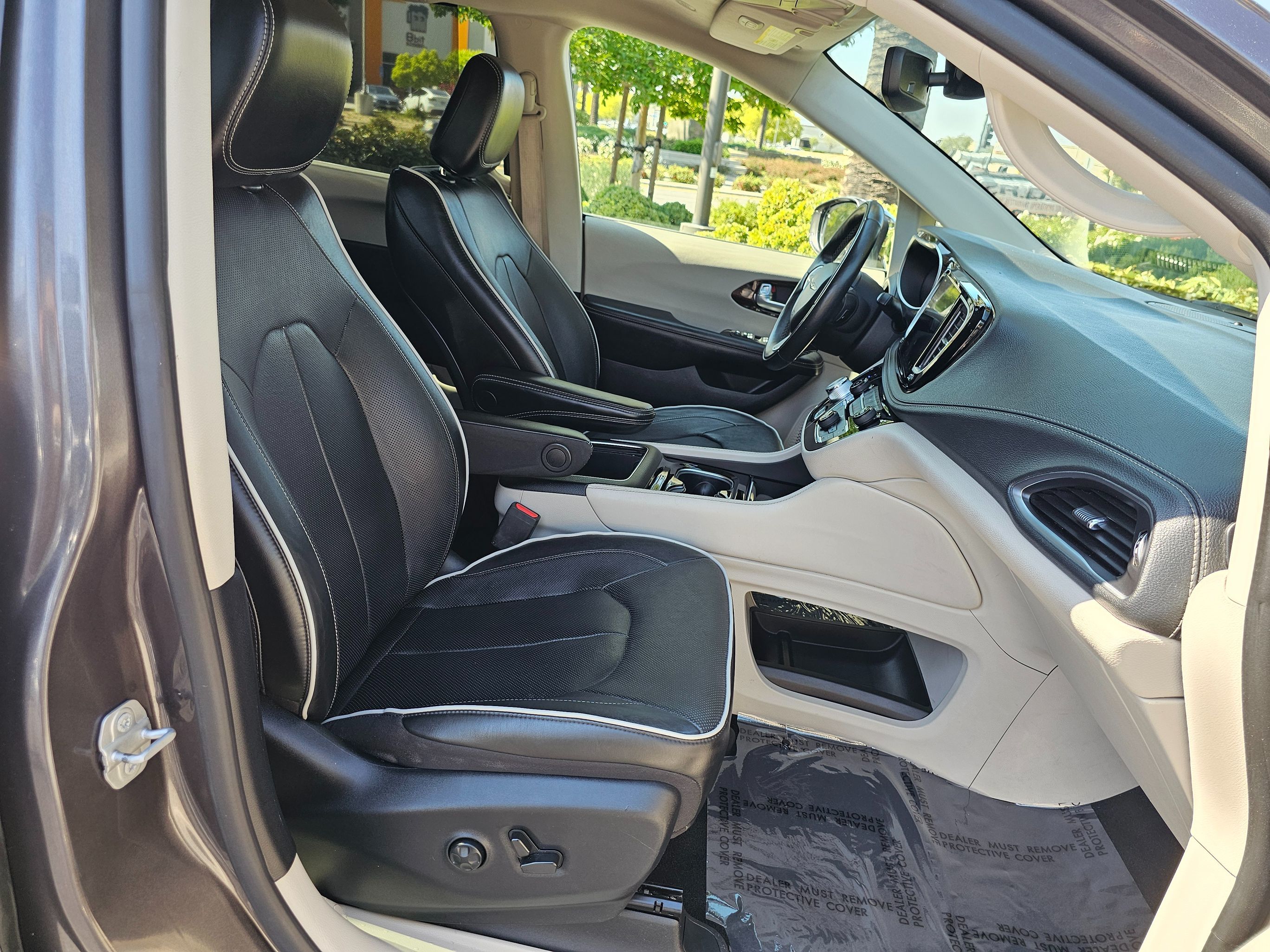 2022 Chrysler Pacifica Limited photo 34