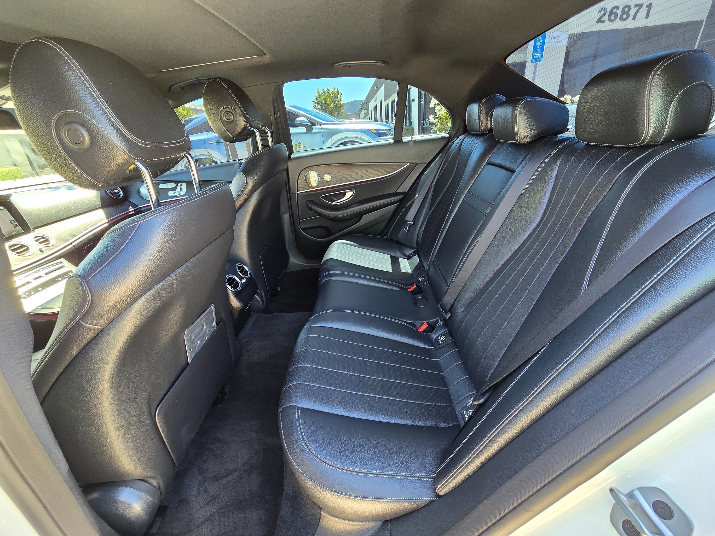 2022 Mercedes-Benz E-Class E350 - Photo 23