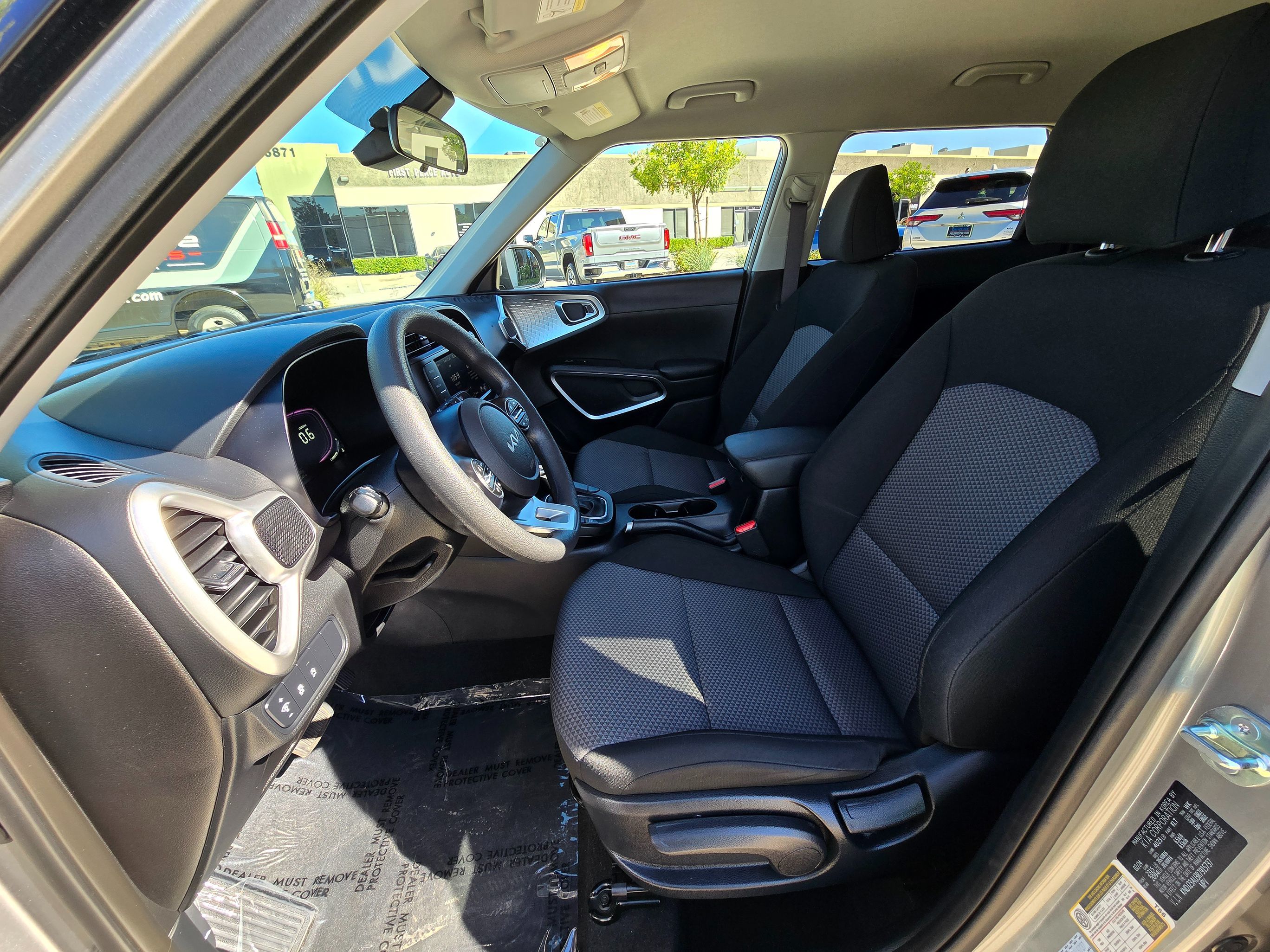 2024 Kia Soul LX - Photo 17