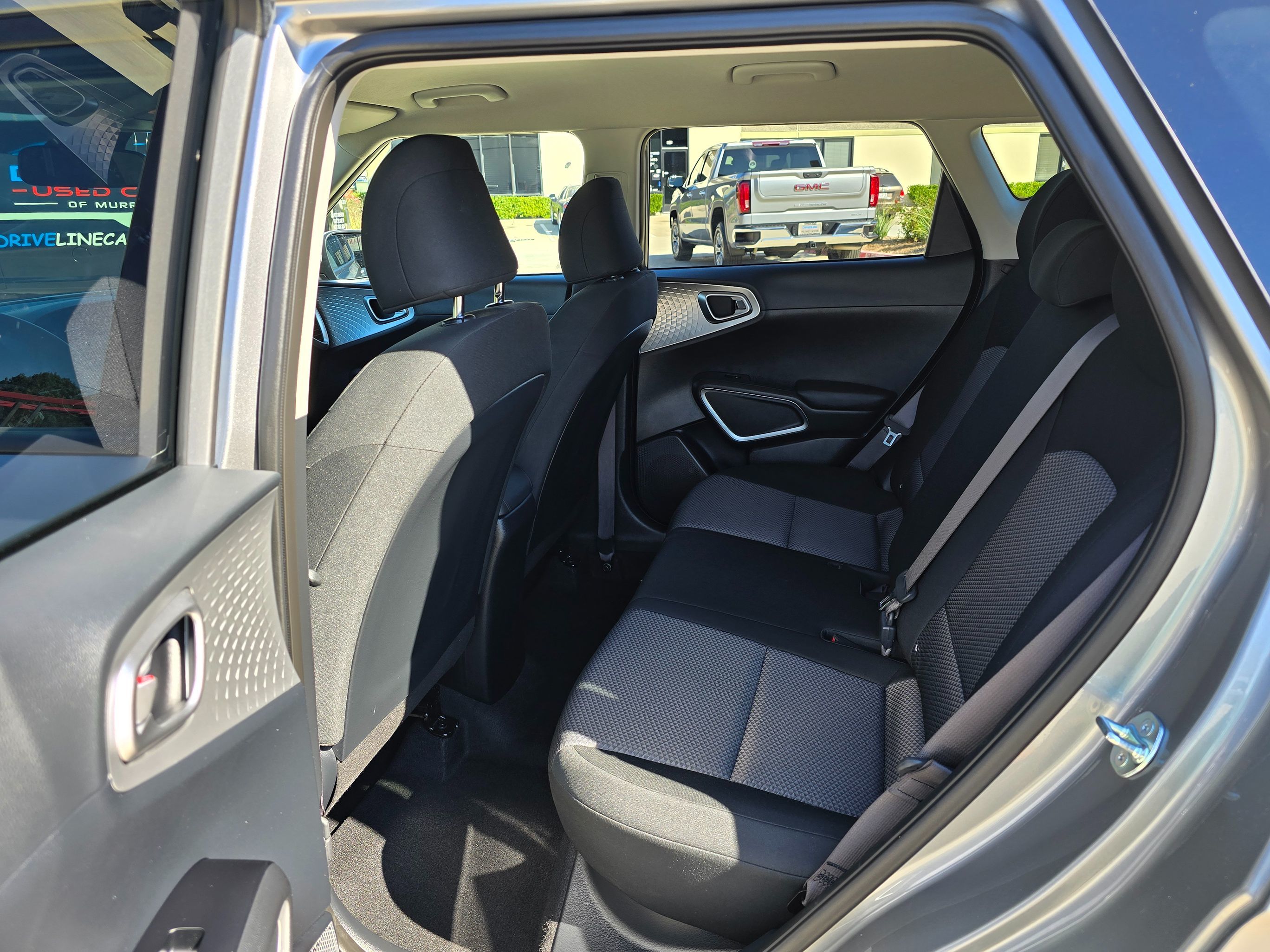 2024 Kia Soul LX - Photo 19