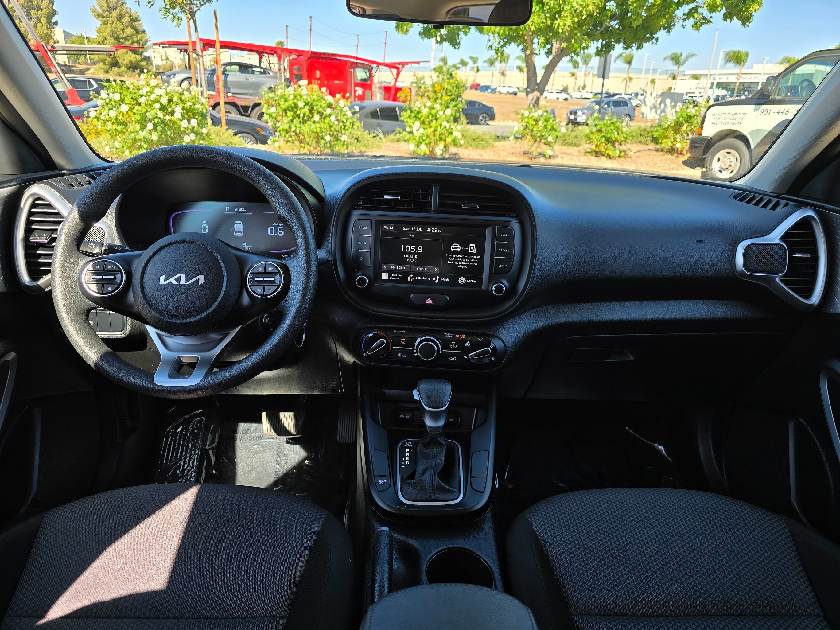 2024 Kia Soul LX - Photo 22
