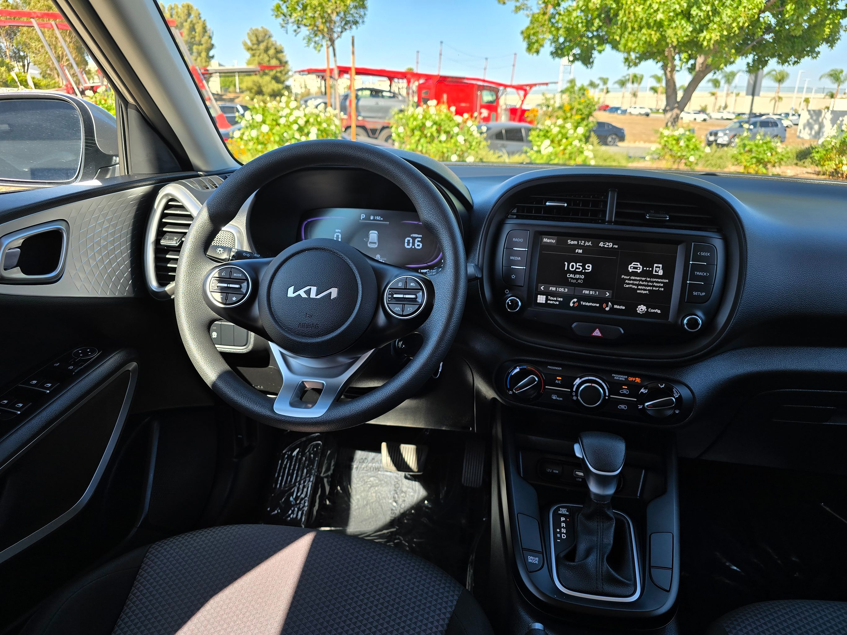 2024 Kia Soul LX - Photo 23