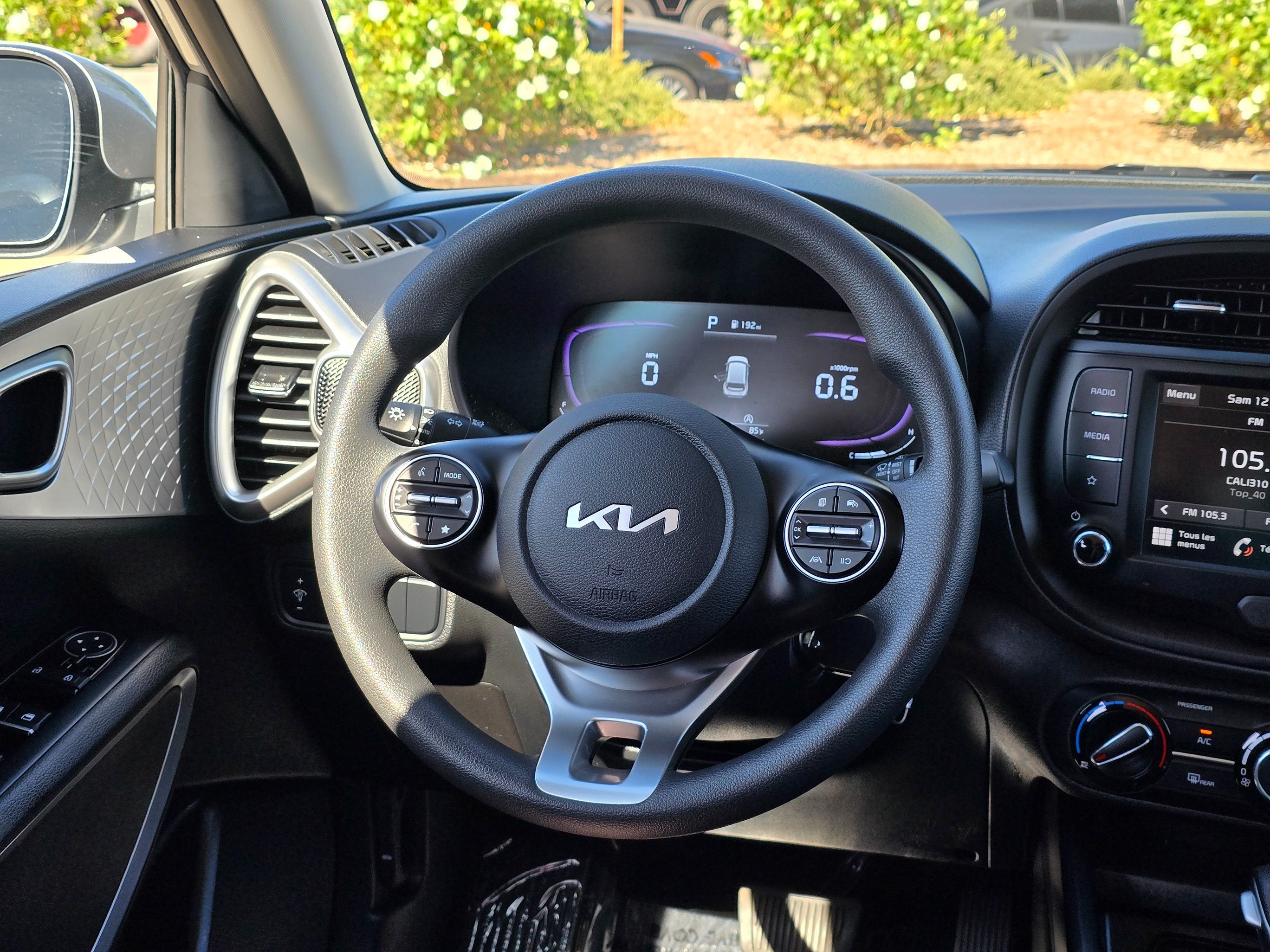 2024 Kia Soul LX - Photo 25