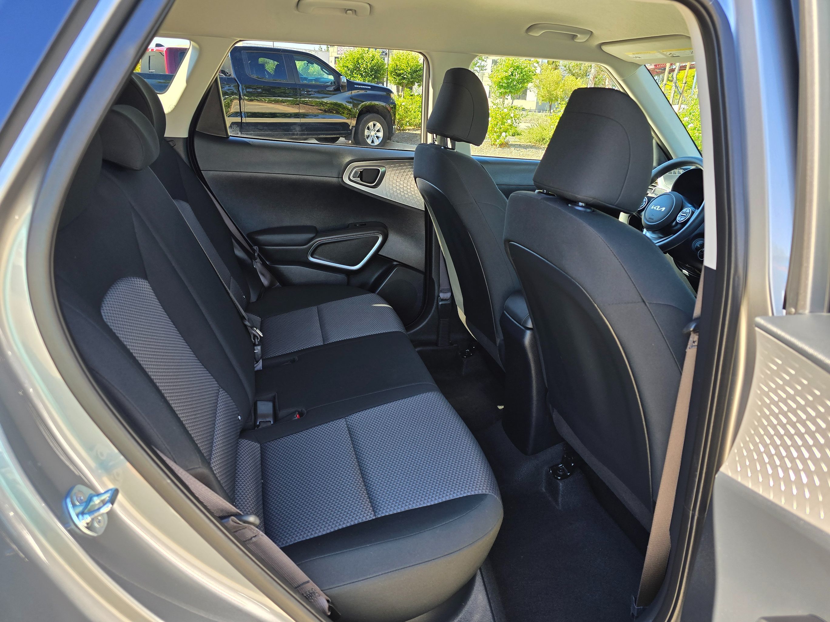 2024 Kia Soul LX - Photo 30