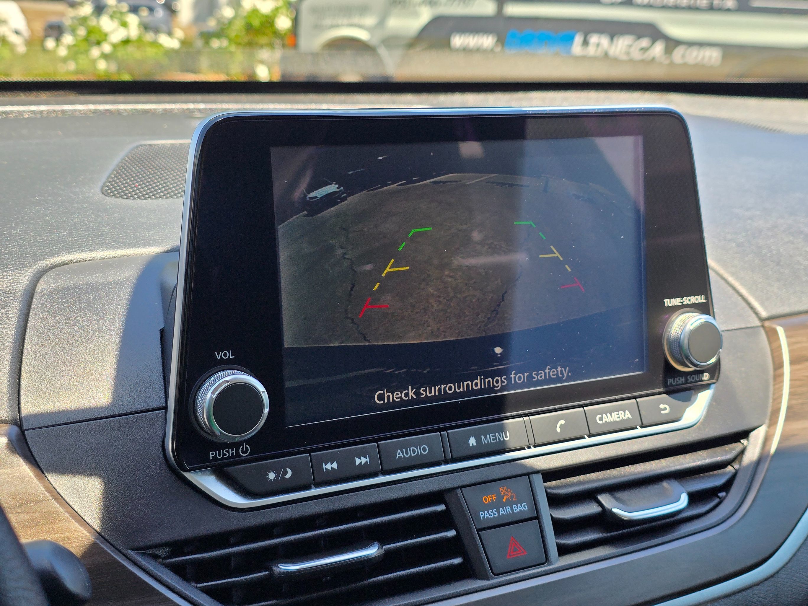 2024 Nissan Altima 2.5 SV photo 2