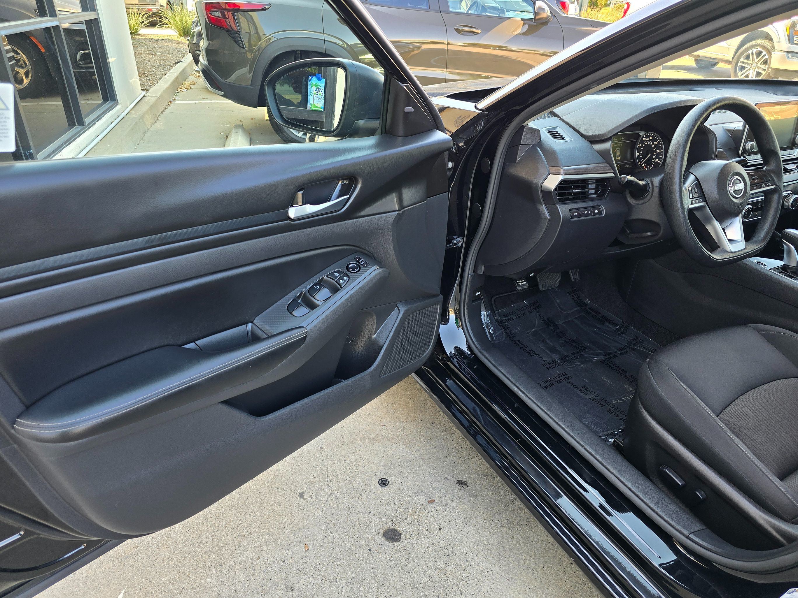 2024 Nissan Altima SV - Photo 15