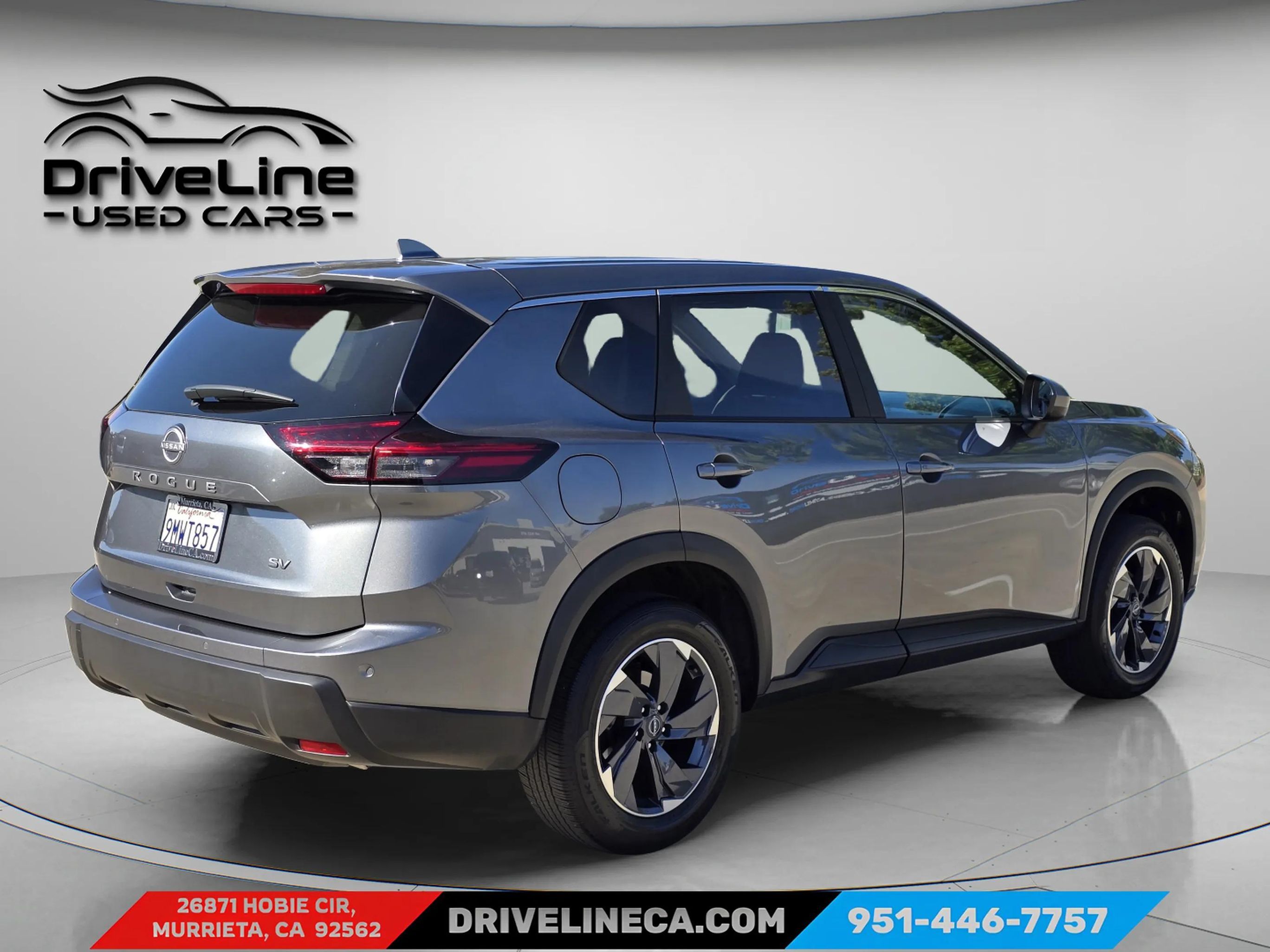 2024 Nissan Rogue SV - Photo 2