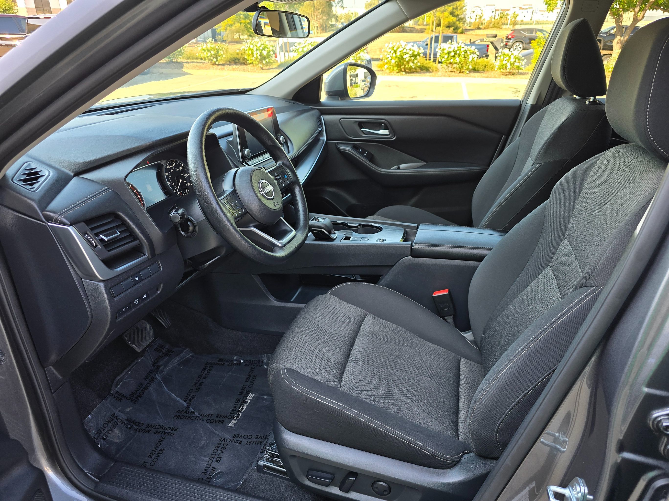 2024 Nissan Rogue SV - Photo 18