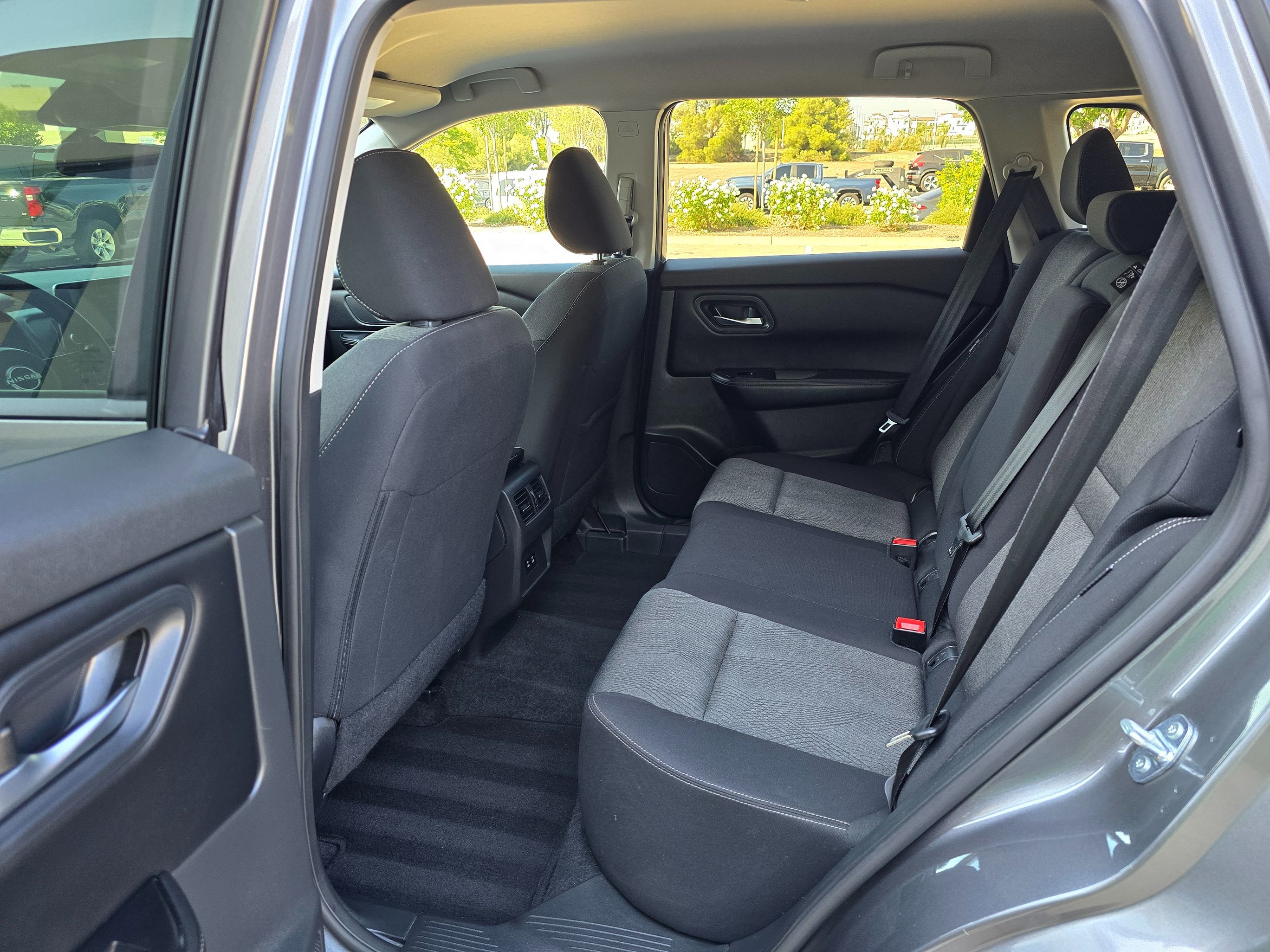 2024 Nissan Rogue SV - Photo 21