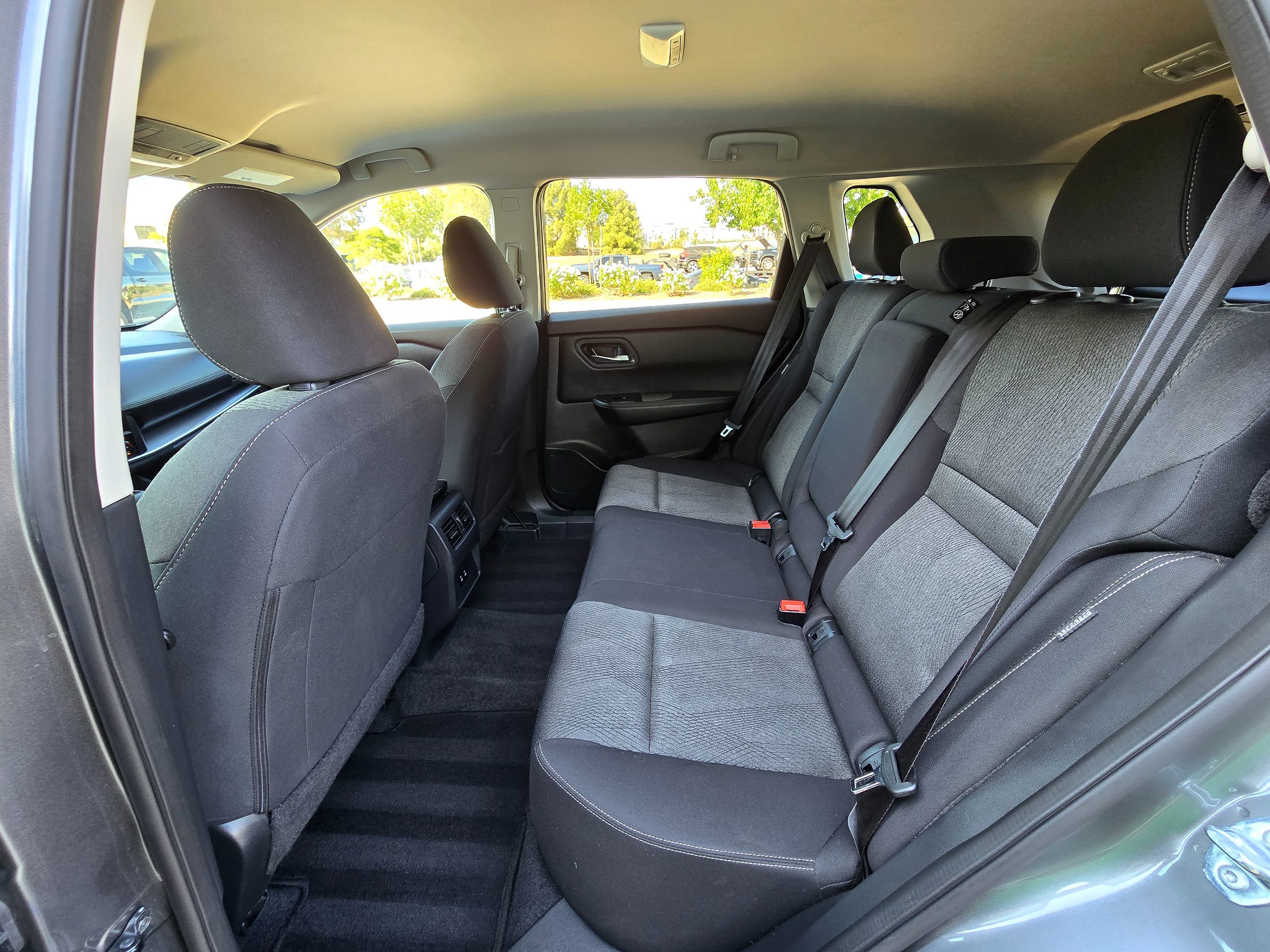 2024 Nissan Rogue SV - Photo 22