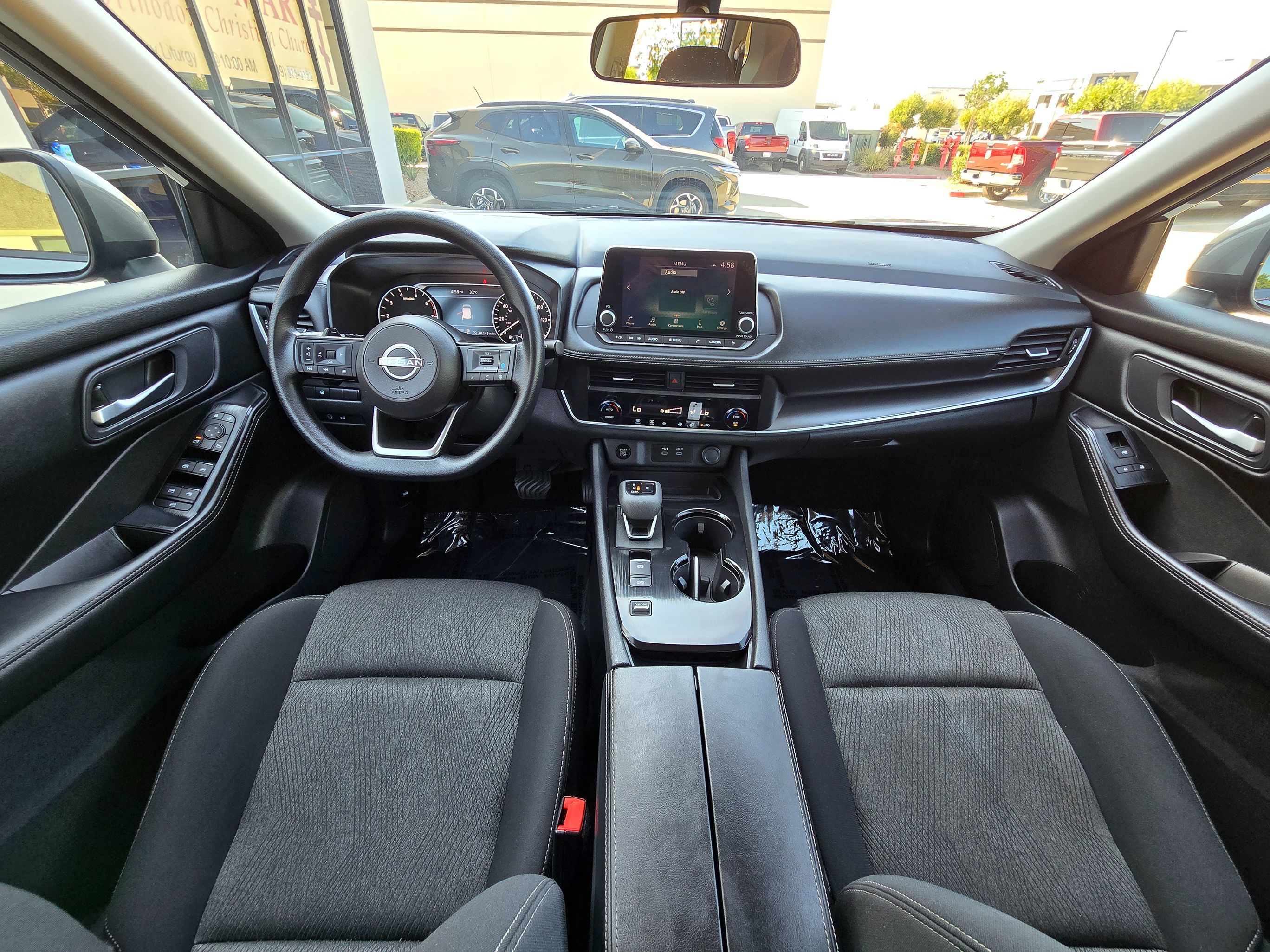 2024 Nissan Rogue SV - Photo 23