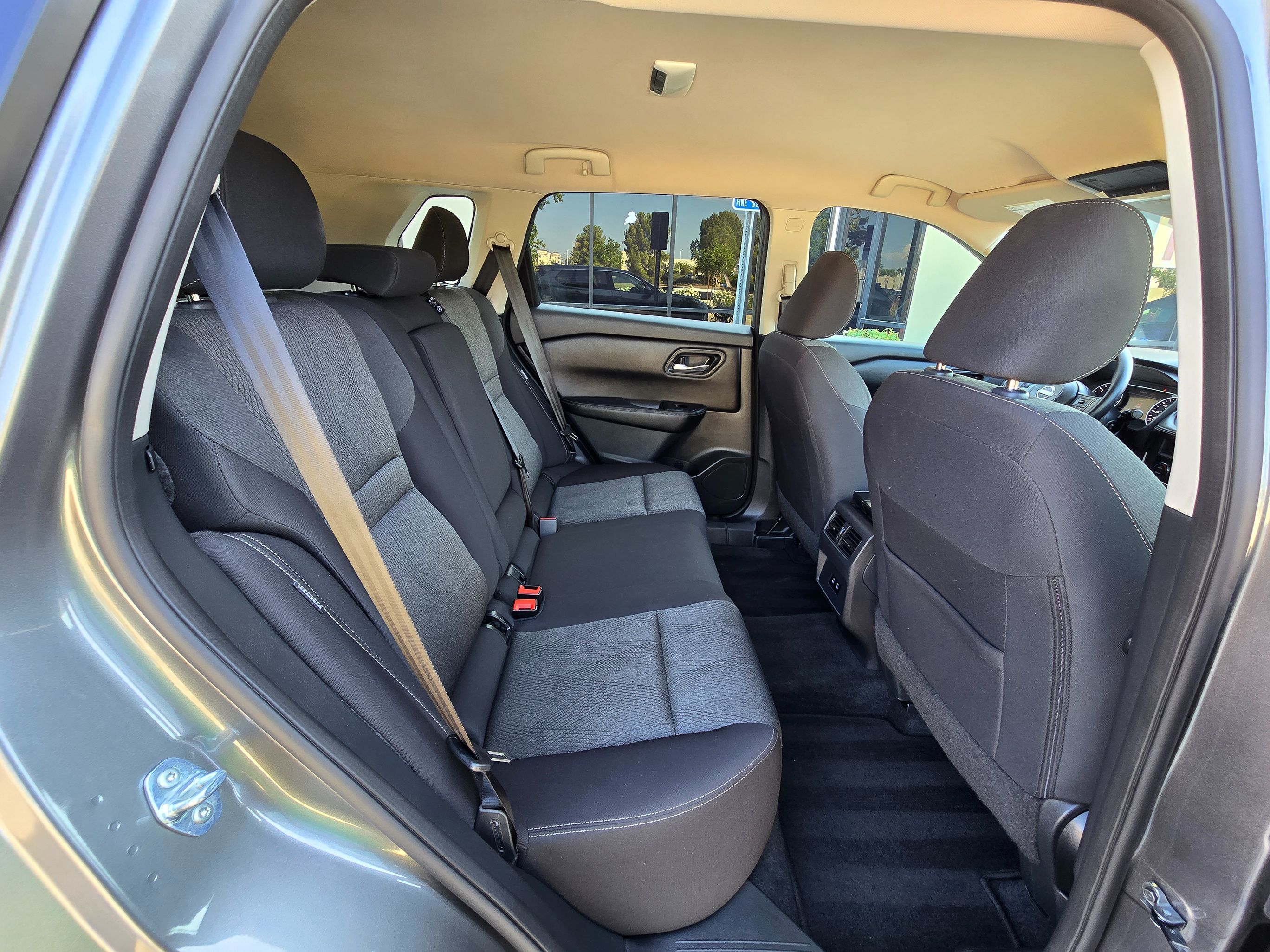 2024 Nissan Rogue SV - Photo 33