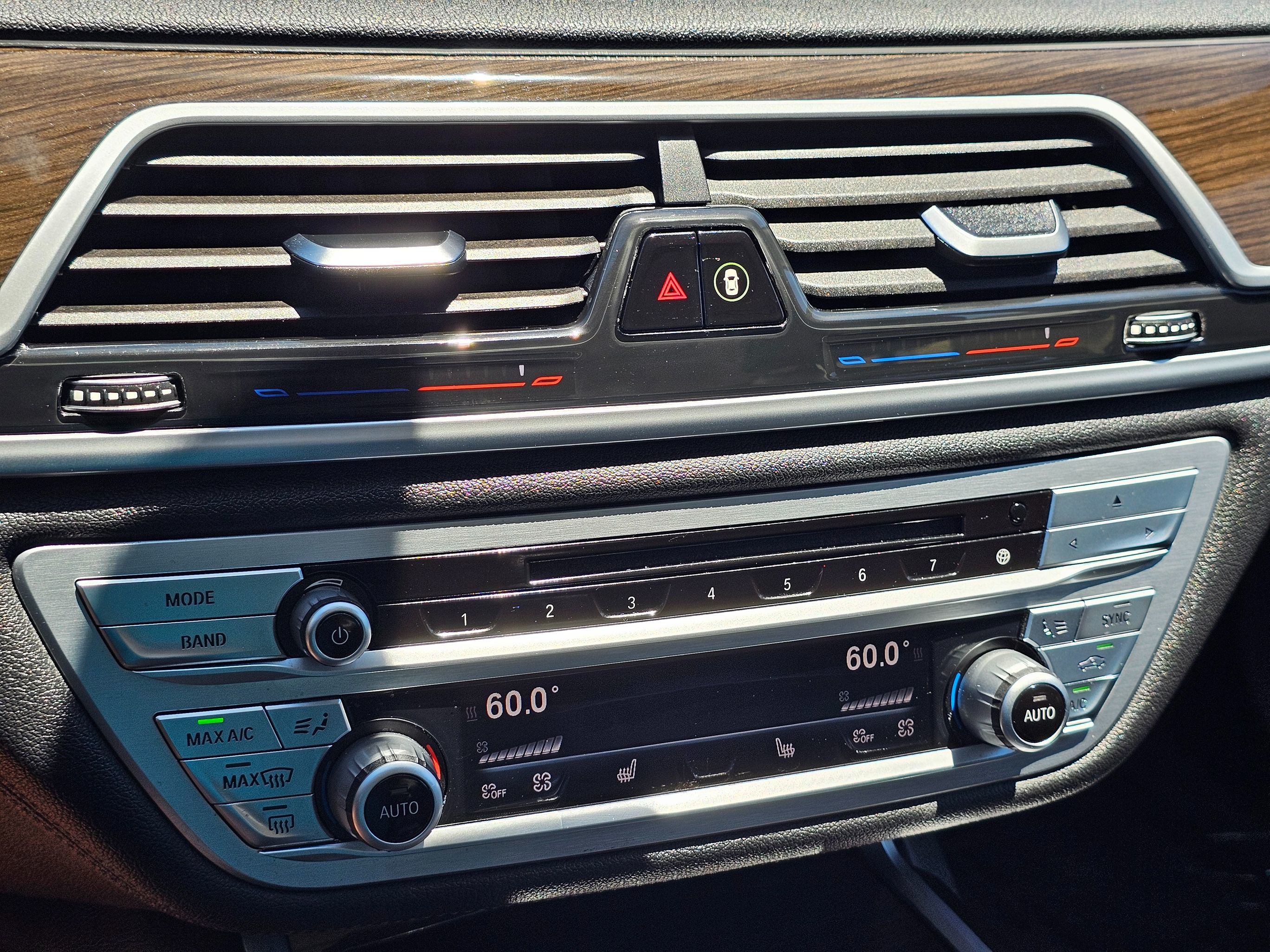 2018 Bmw 740i Sedan photo 37
