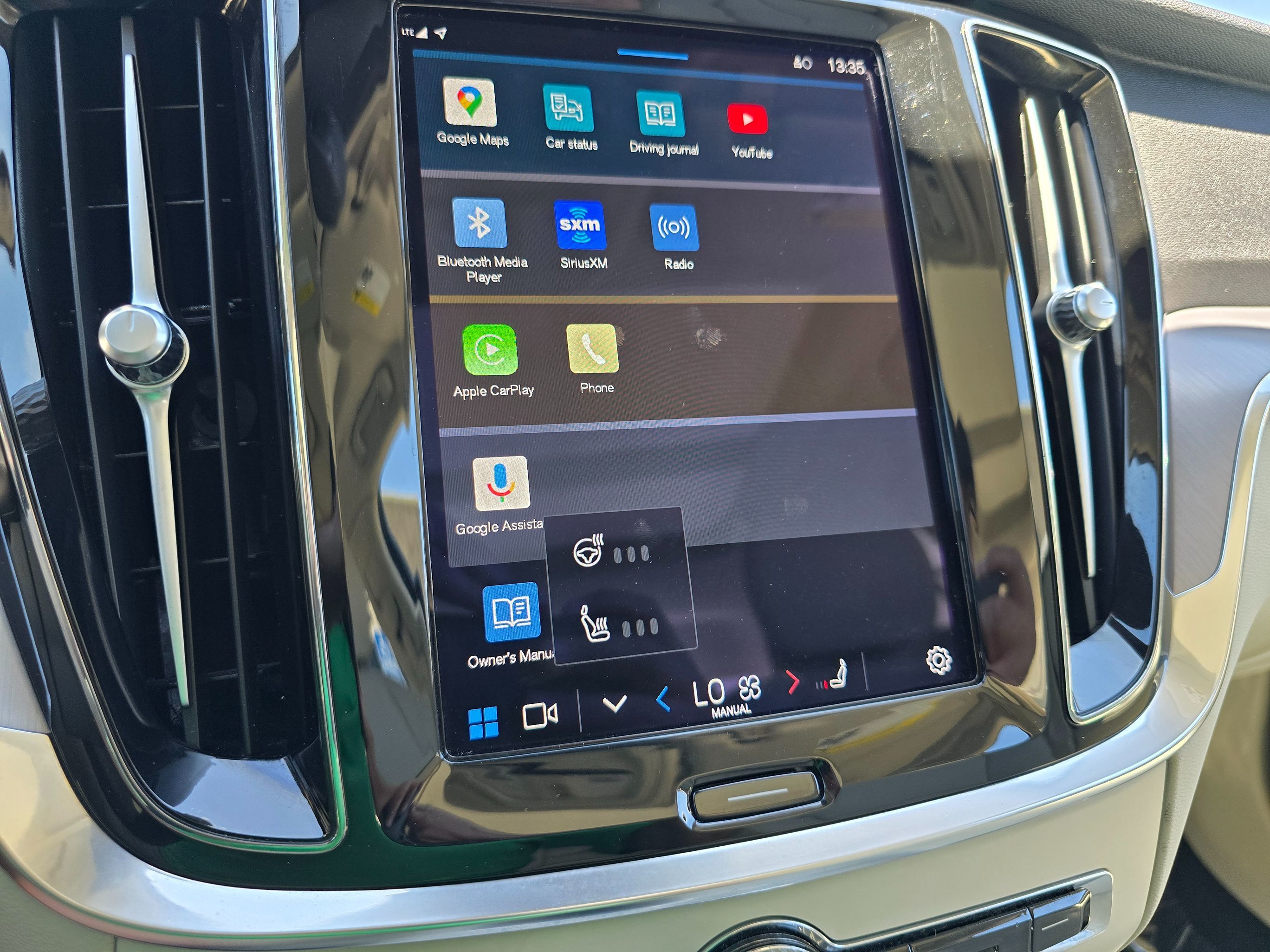 2024 Volvo S60 B5 Core photo 2