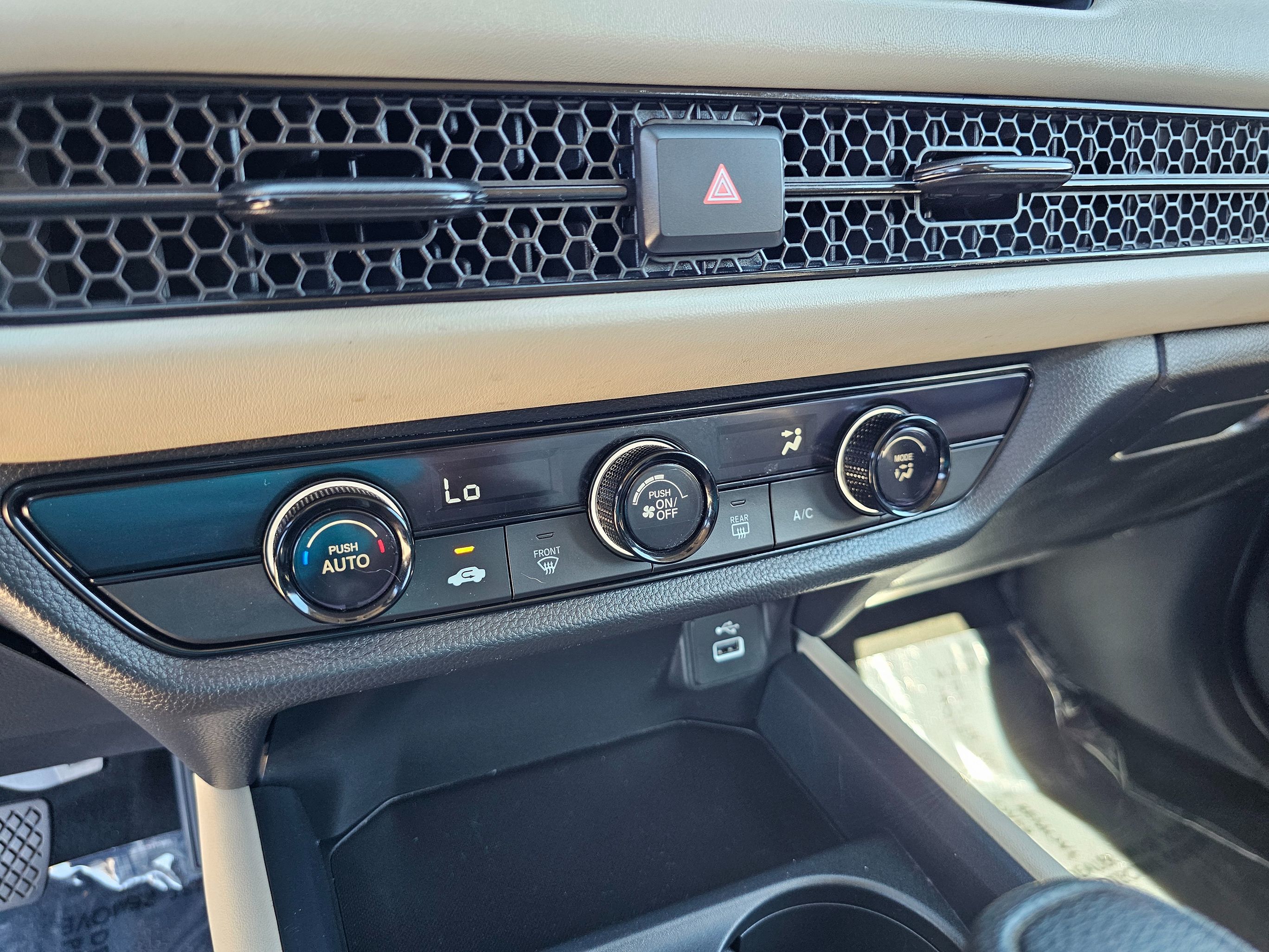 2025 Honda HR-V LX photo 2