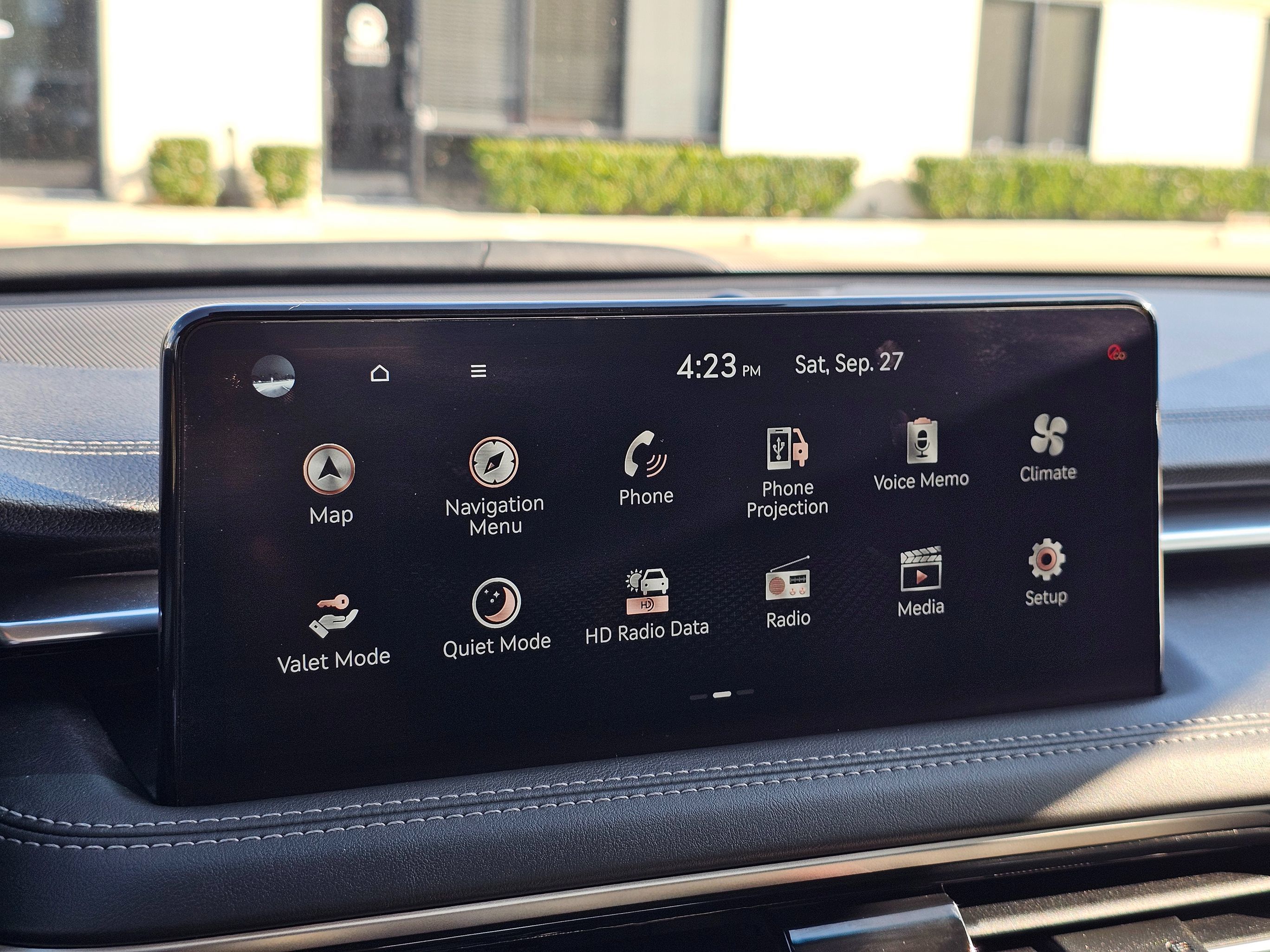 2025 Genesis G70 2.5T Sport Prestige photo 2