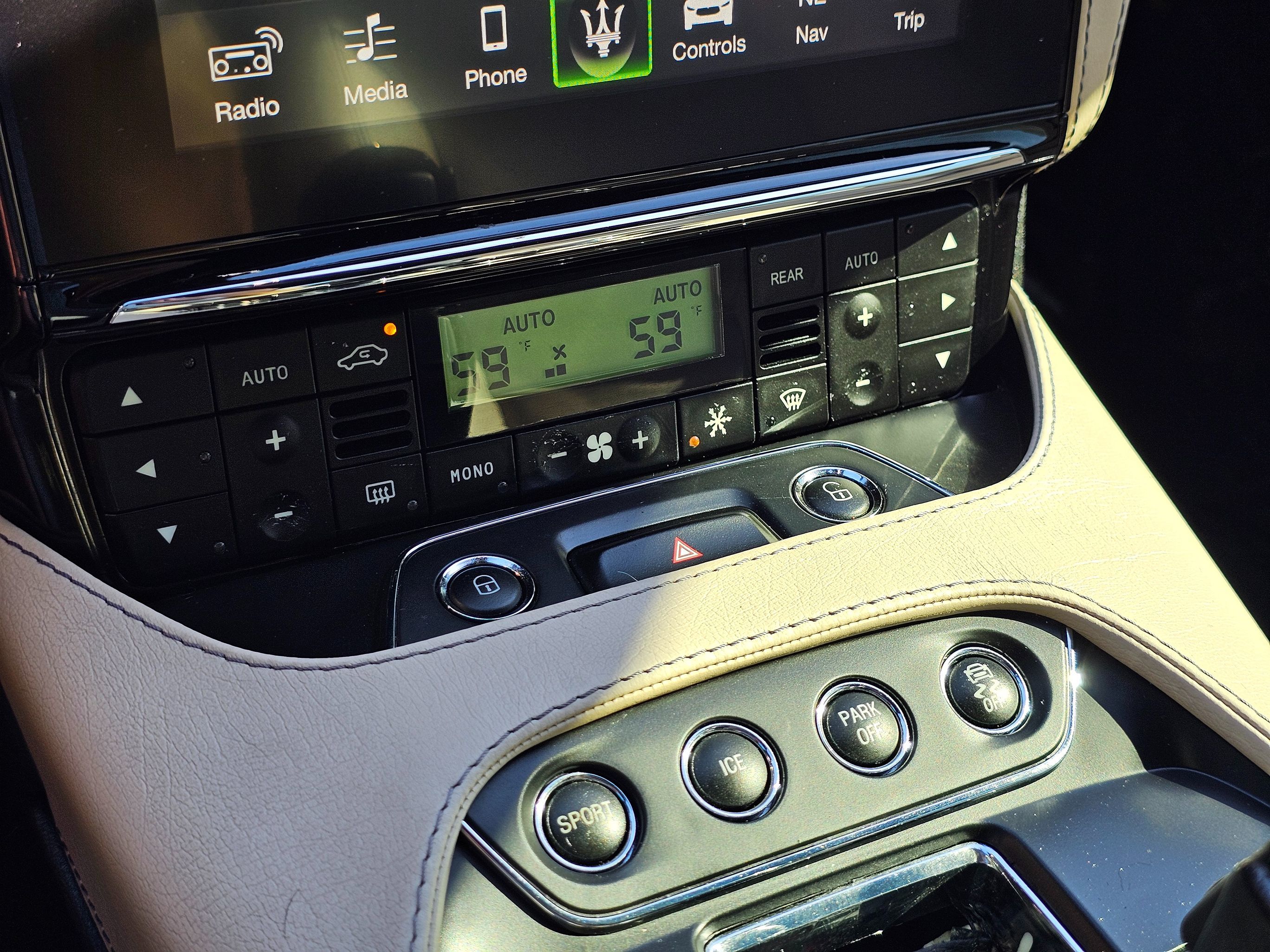 2018 Maserati Granturismo Sport MC photo 2