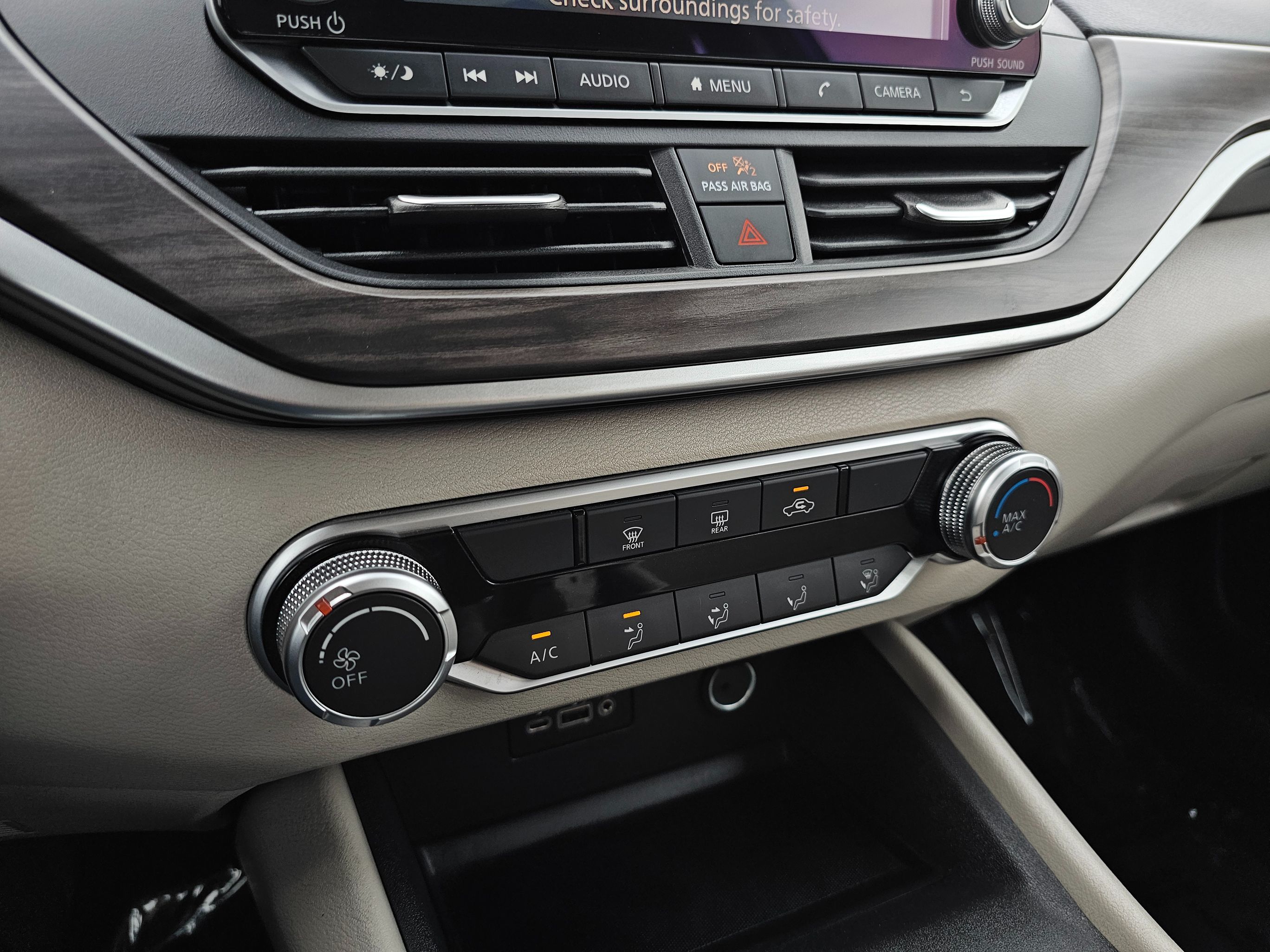 2025 Nissan Altima SV photo 2