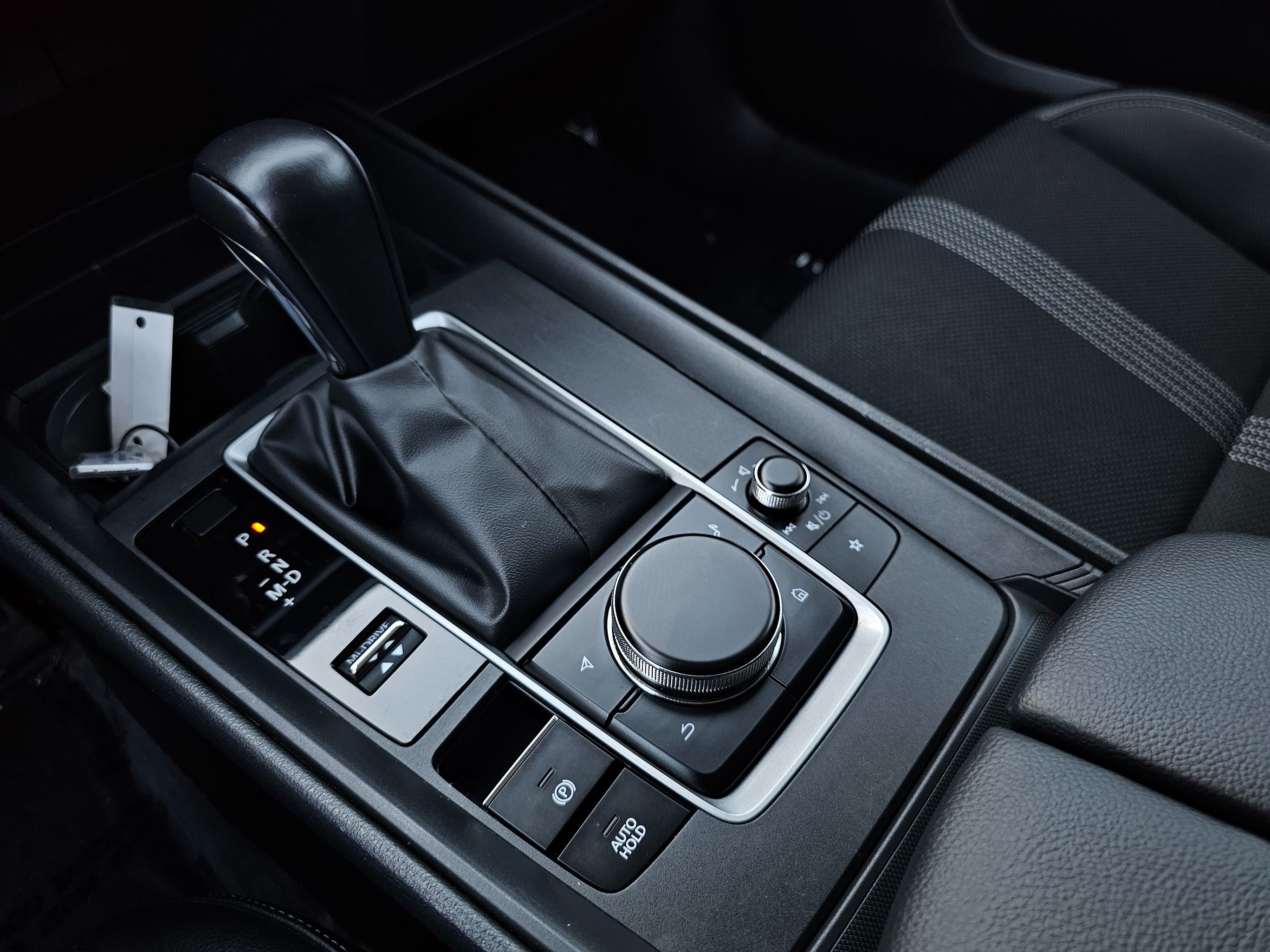 2025 Mazda CX-50 2.5 S Preferred photo 2