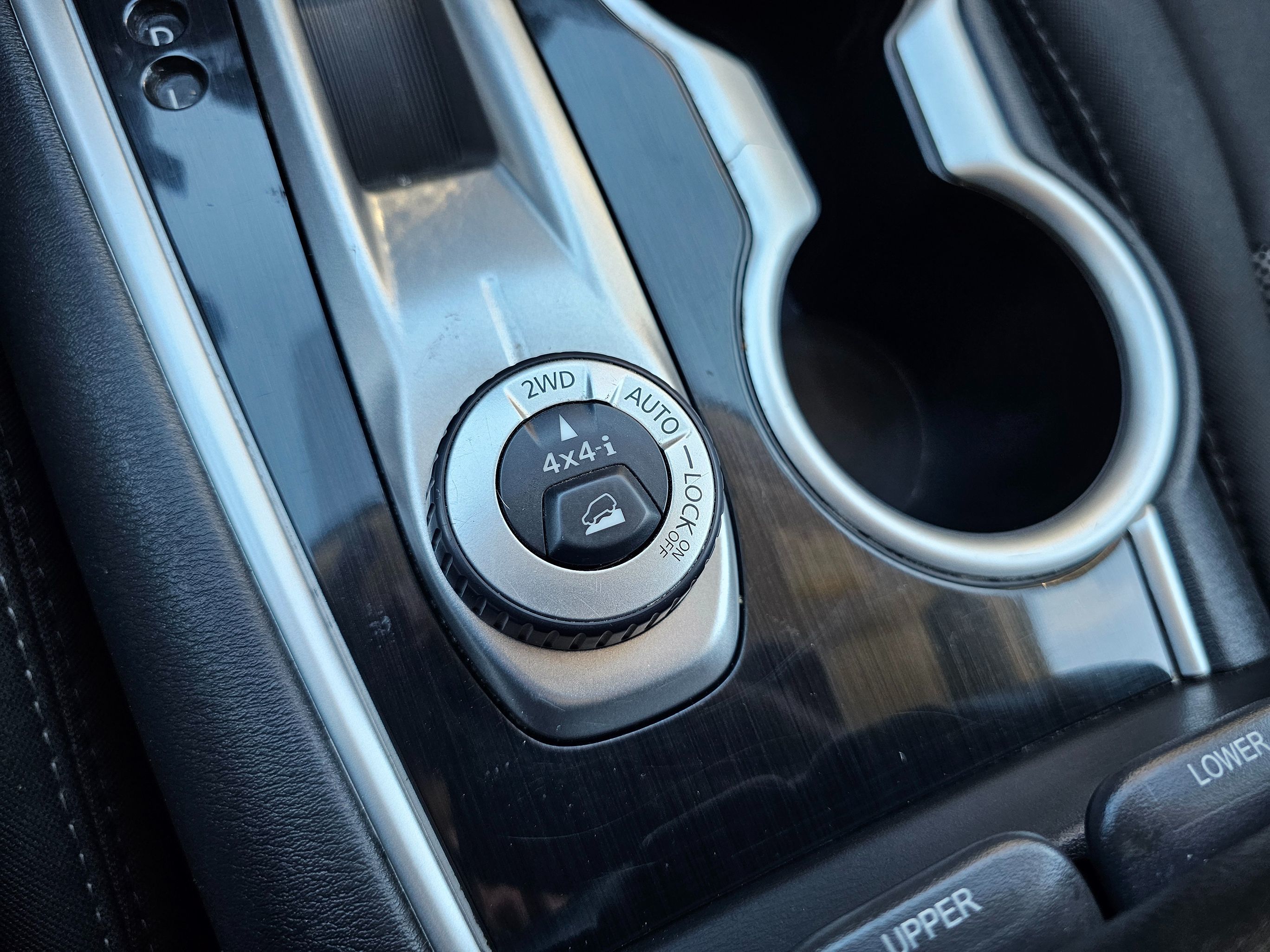 2019 Nissan Pathfinder SV 4x4 photo 2