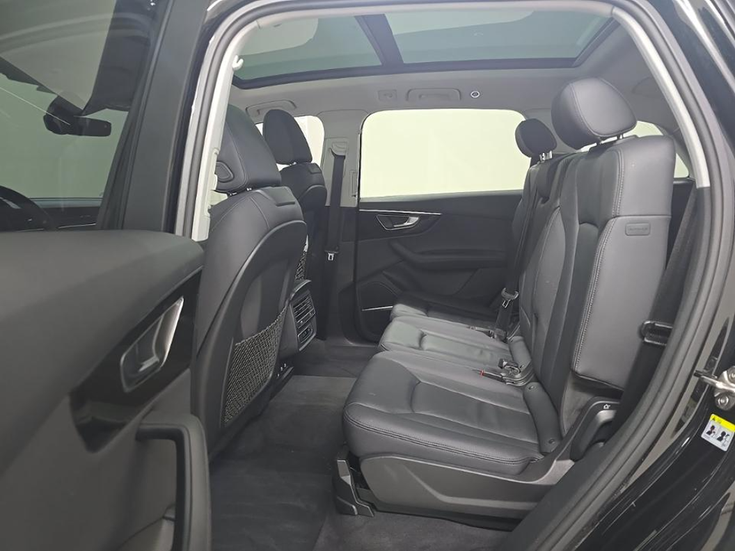 Audi Q7 photo 8