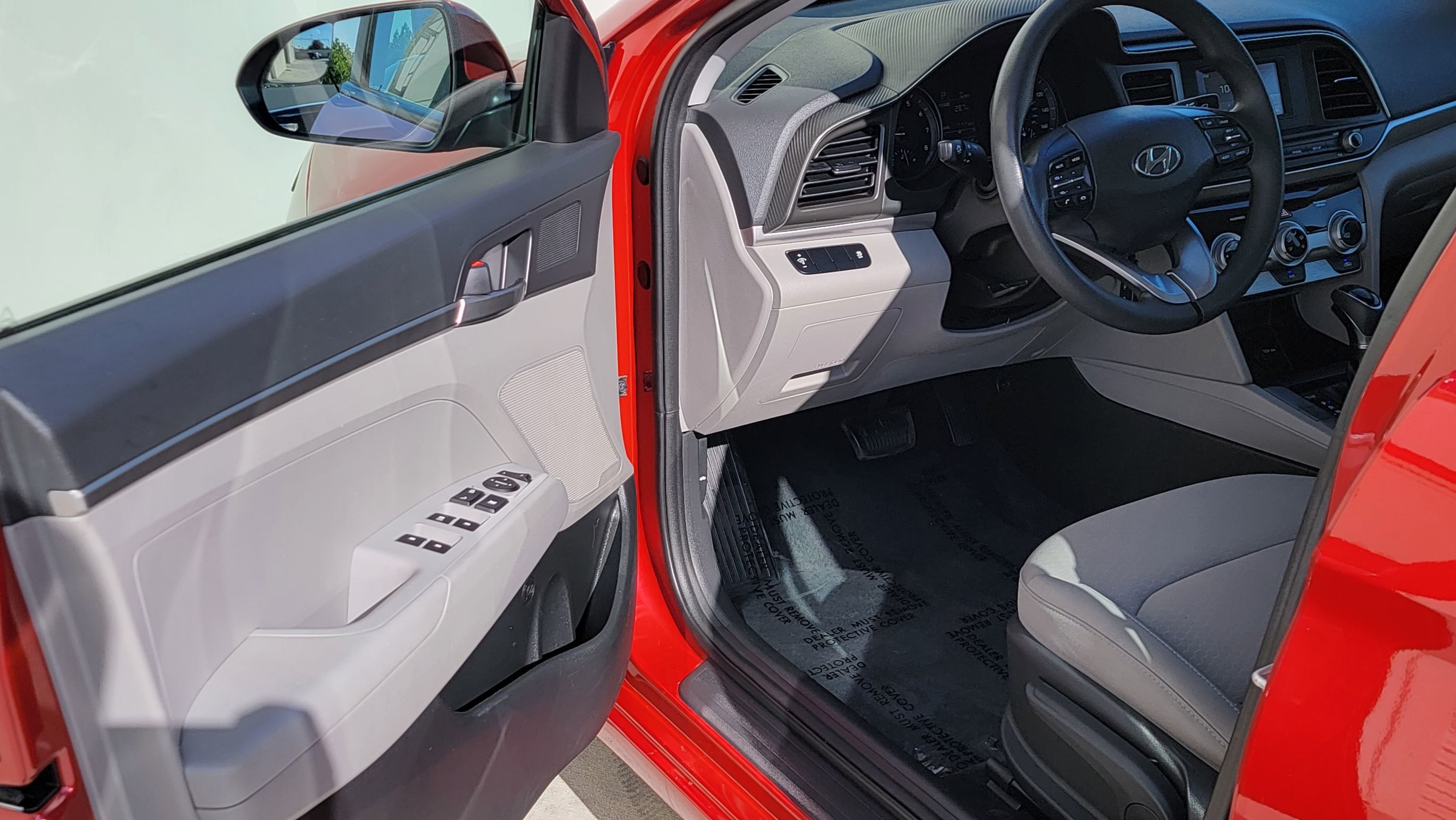 2019 Hyundai Elantra SE photo 15